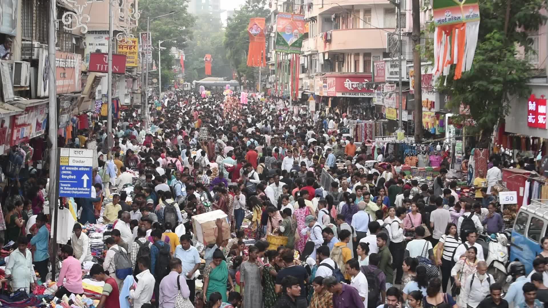 People Throng Market On Dhanteras In Mumbai