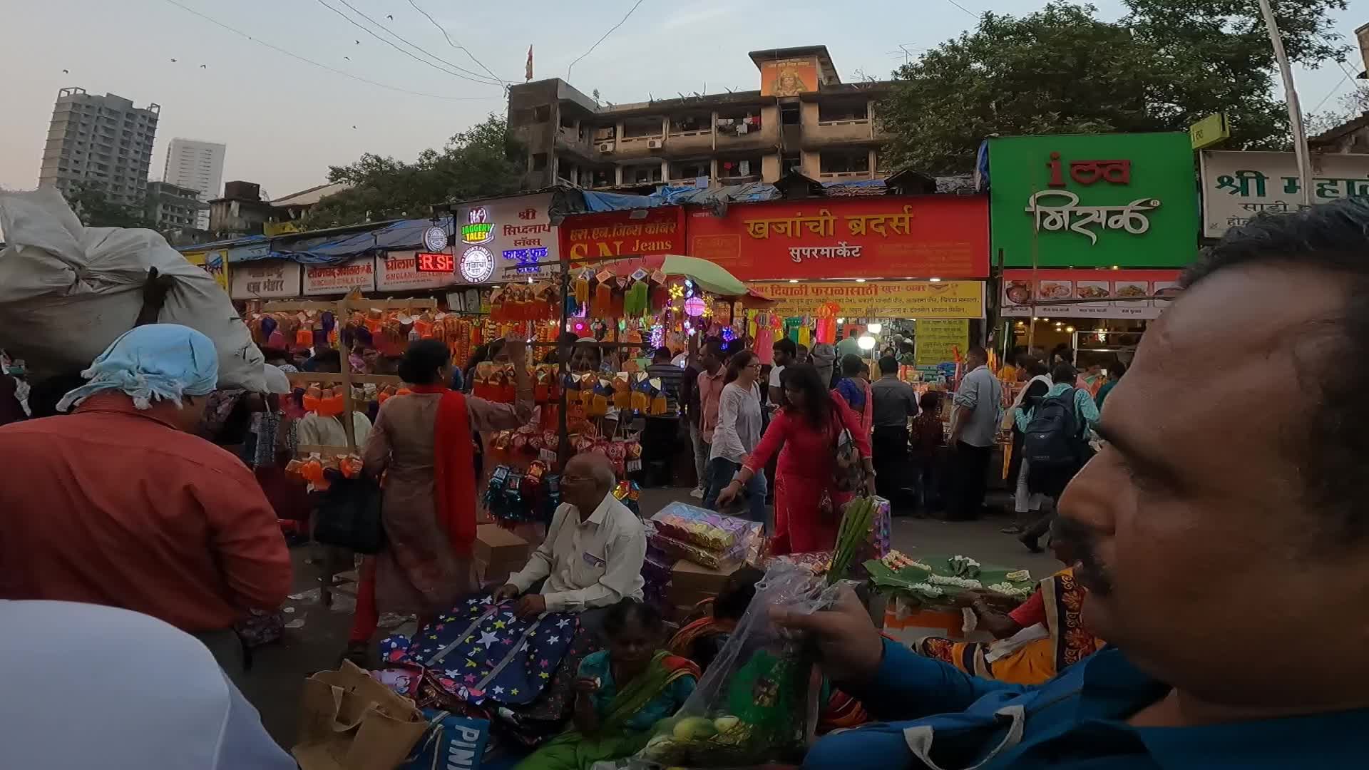 People Throng Market On Dhanteras In Mumbai