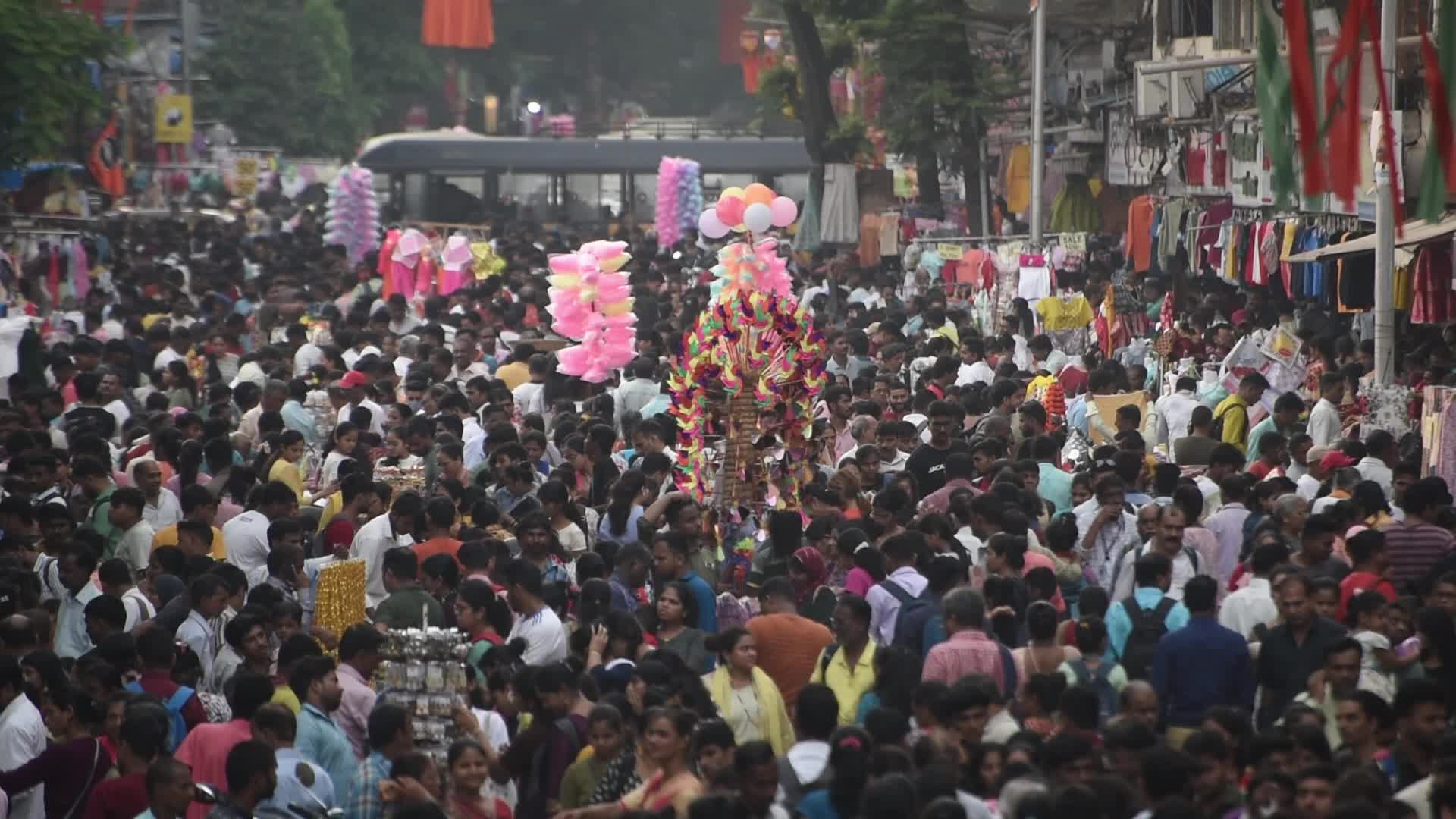 People Throng Market On Dhanteras In Mumbai