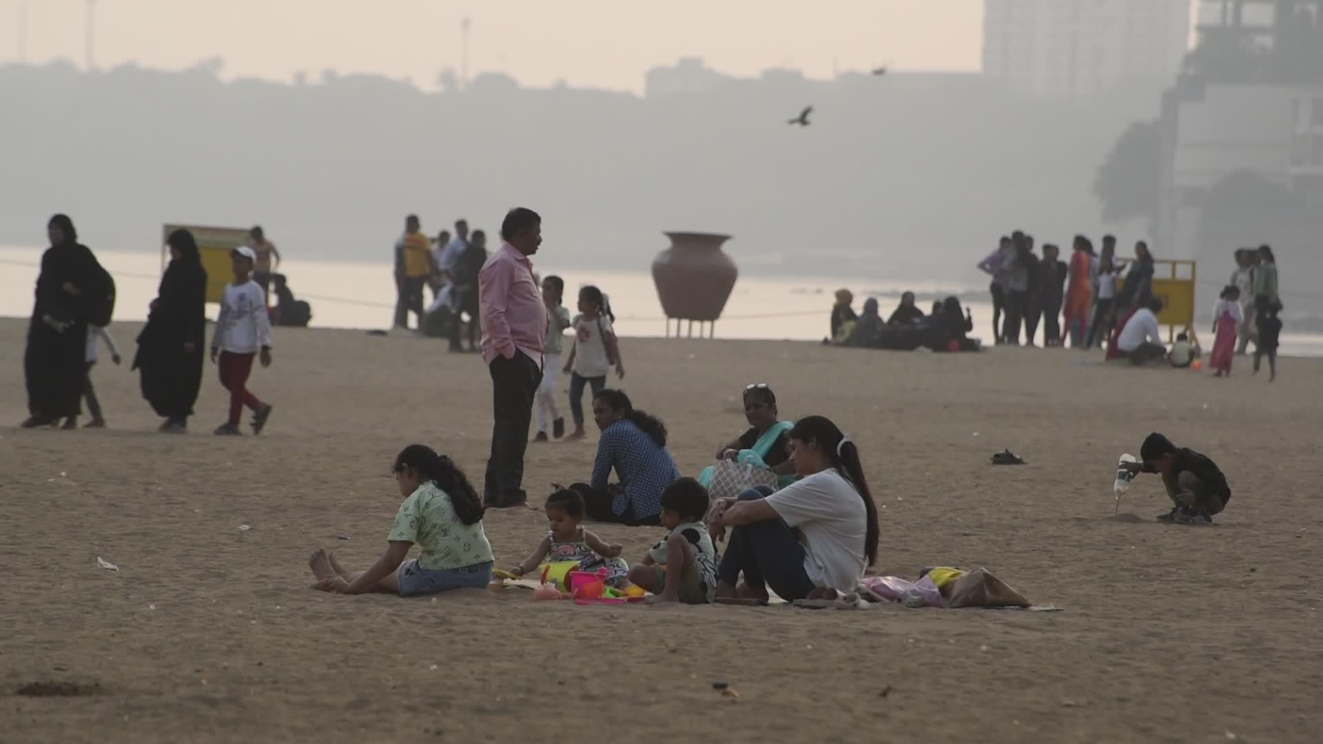 Daily Life In Mumbai 