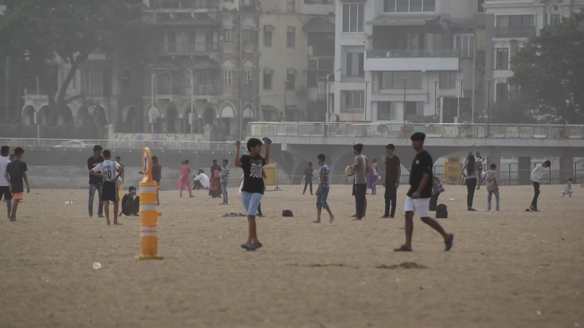 Daily Life In Mumbai 