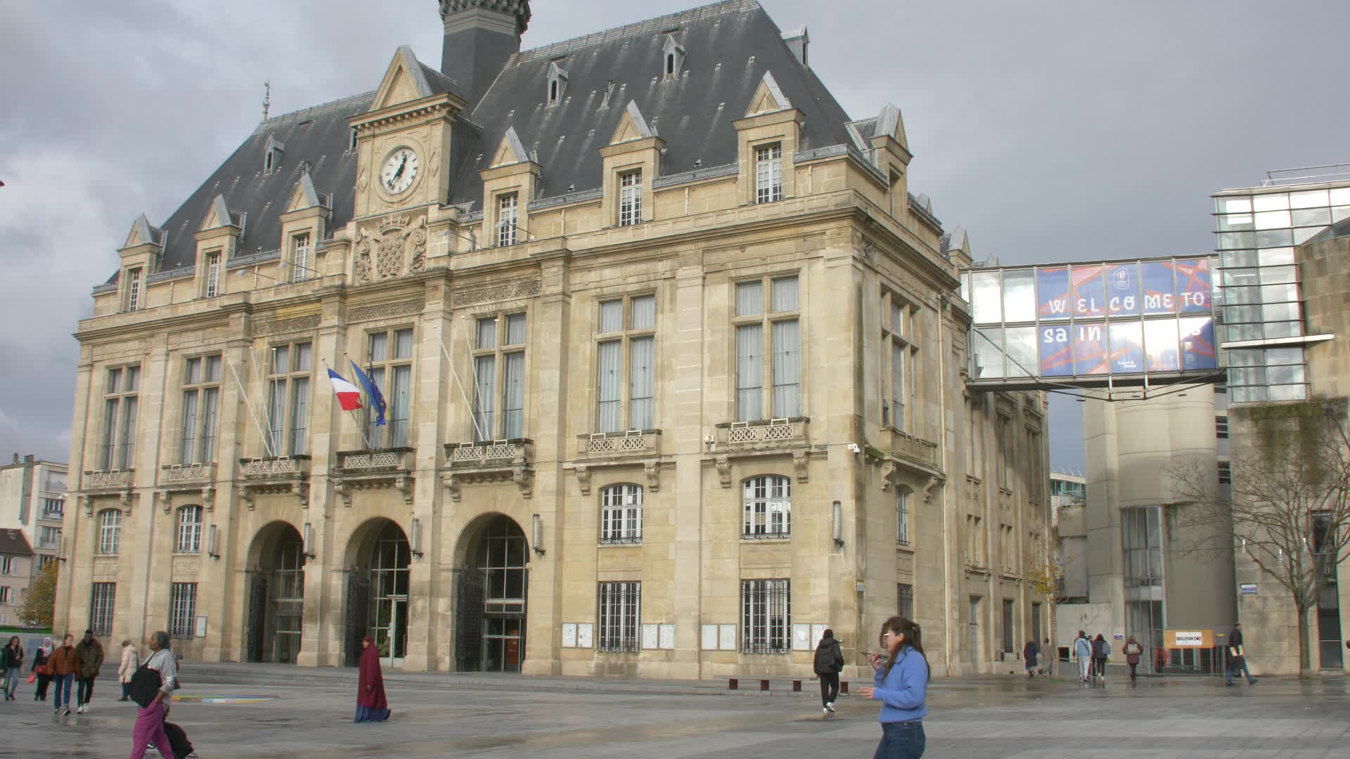 Police at Saint-Denis for political summit convened by Macron