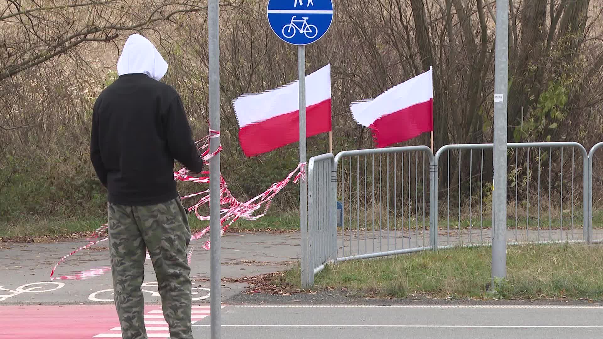 Polish farmers join truckers in protest at Ukraine border against unfair transport competition