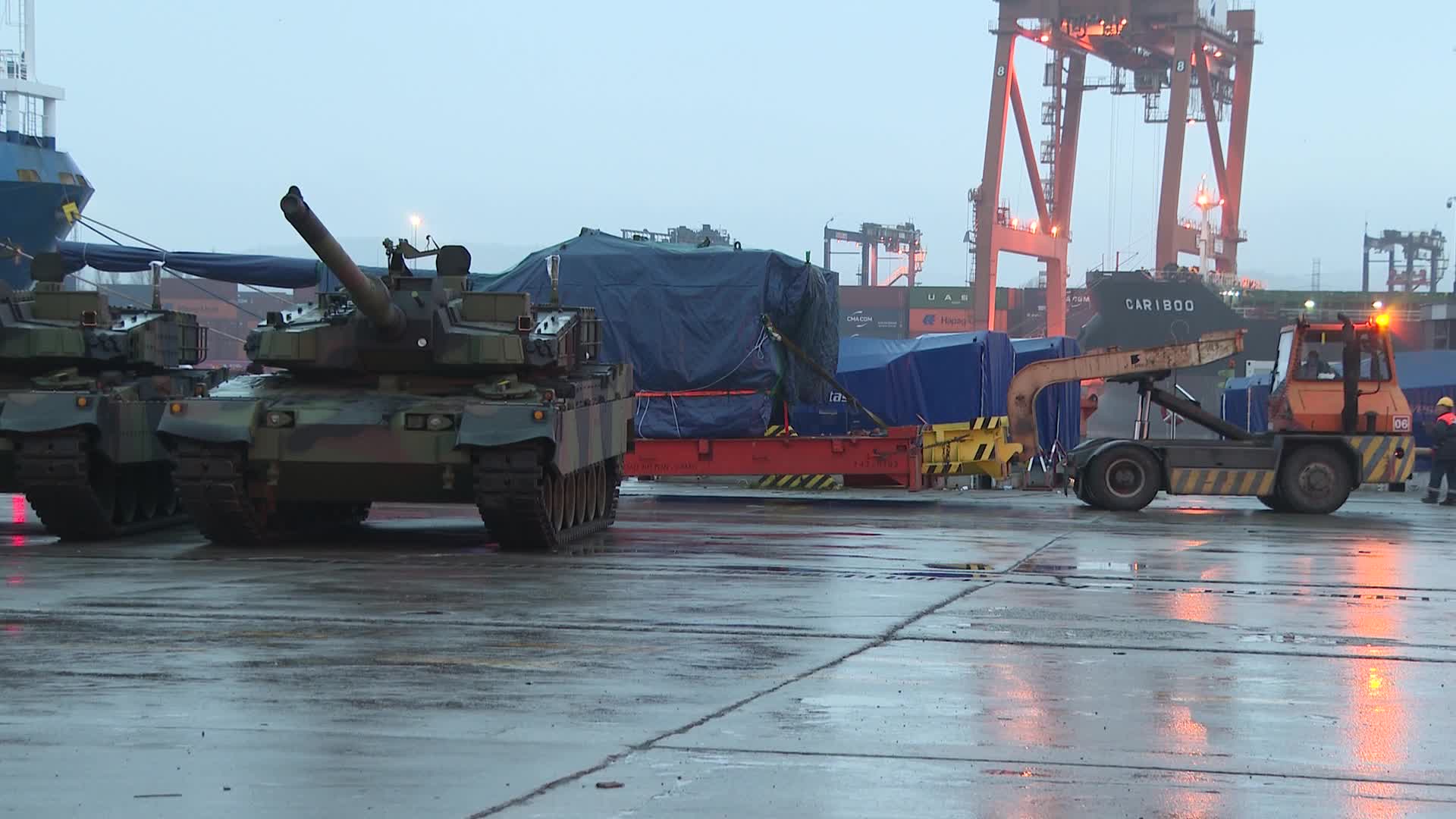 South Korea's first weapons delivery to Poland