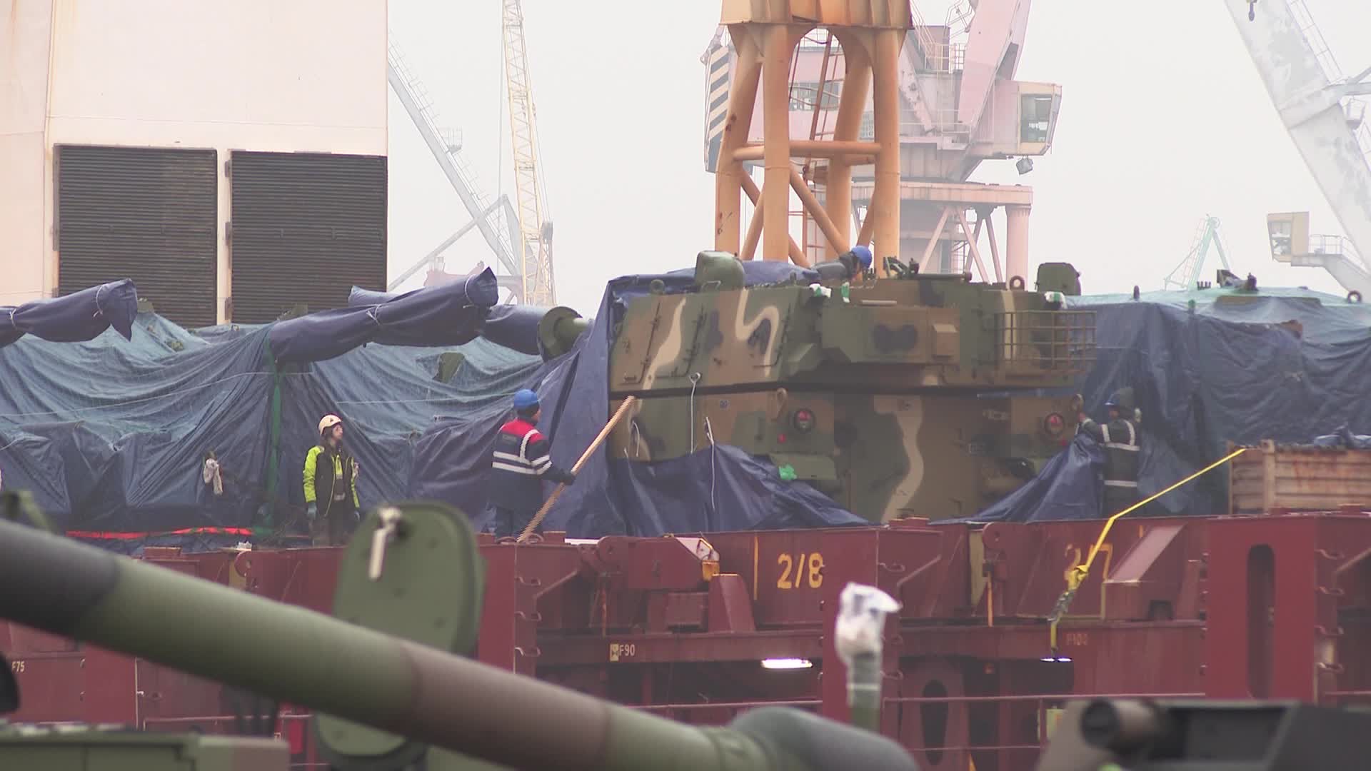 South Korea's first weapons delivery to Poland