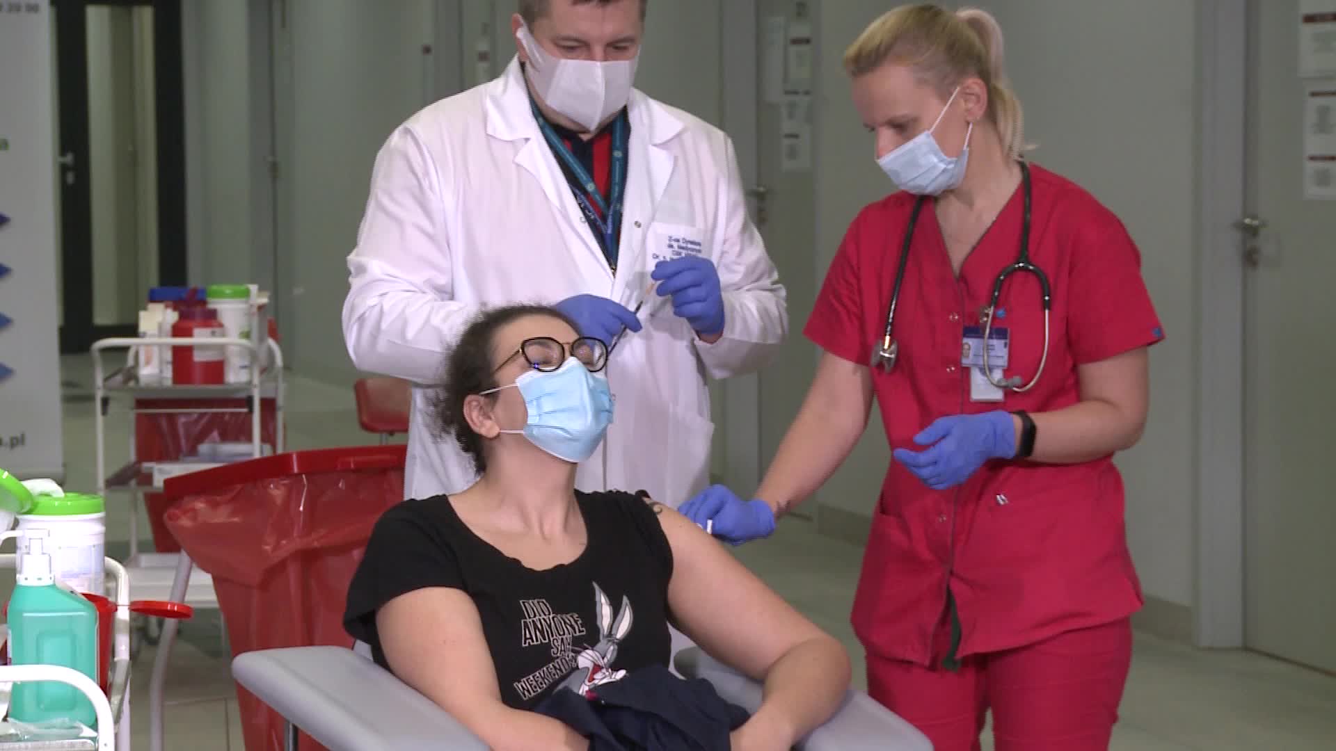 Nurses as a first has received COVID-19 vaccine in Poland