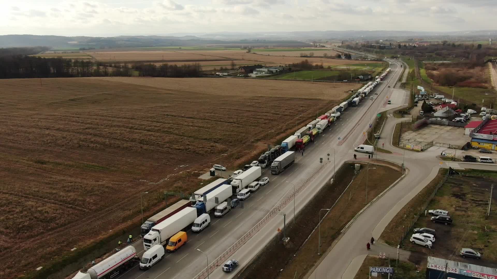 Polish businessmen block border crossings with Ukraine