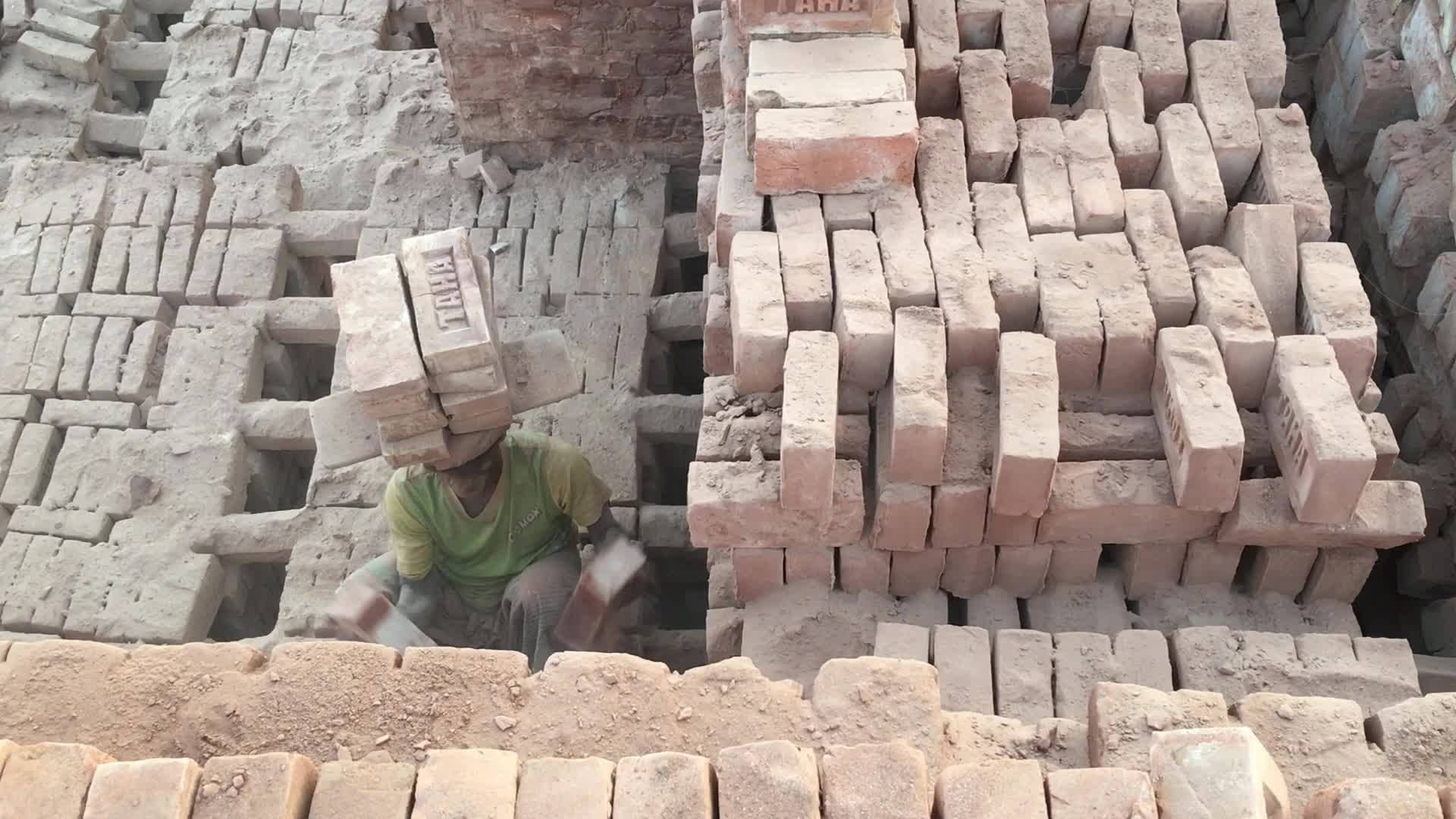 Seasonal Migrant Worker In Dhaka