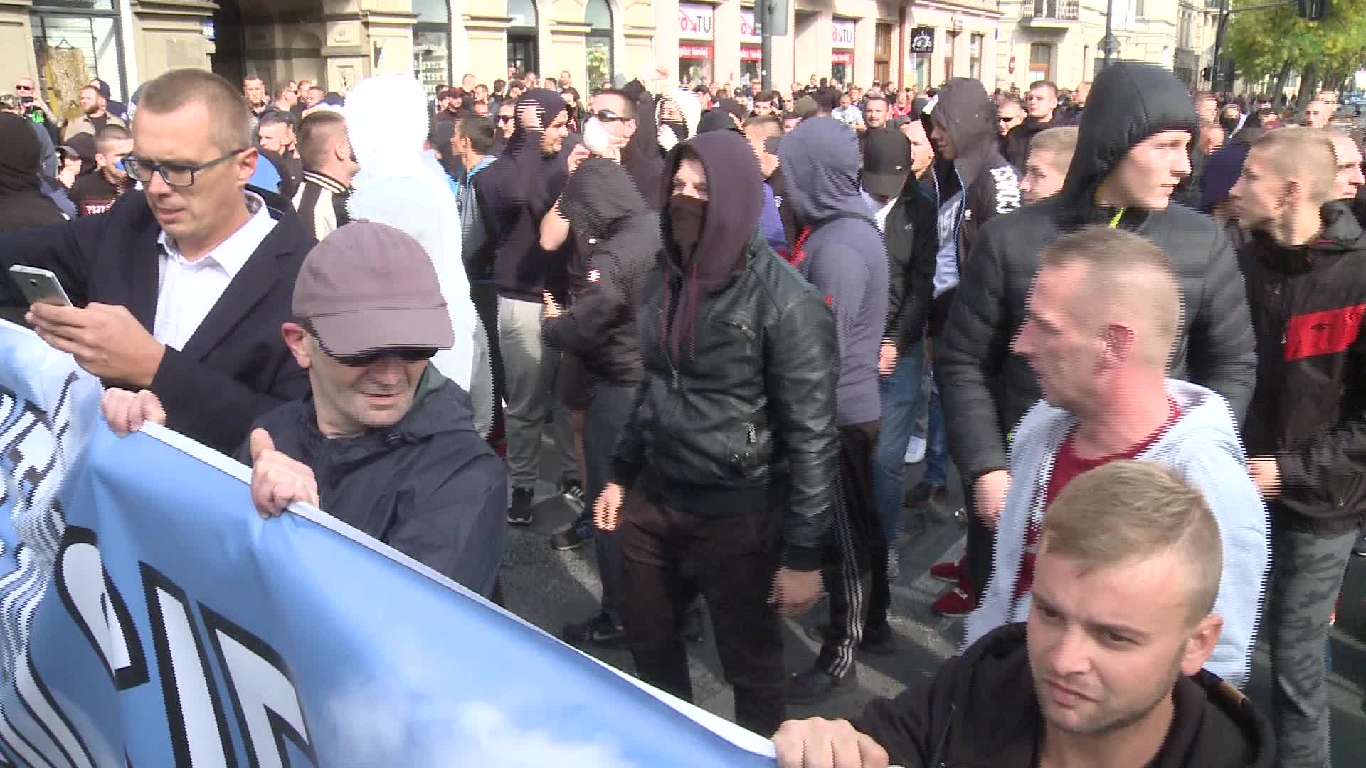 Police clash with Far Right at Pride parade
