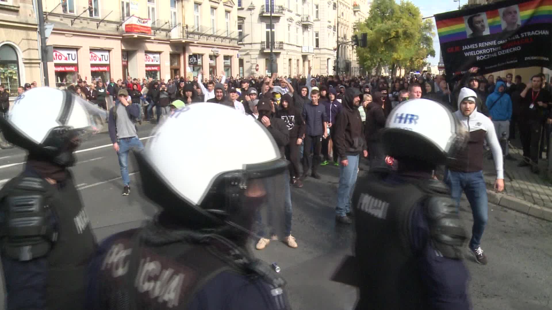 Police clash with Far Right at Pride parade
