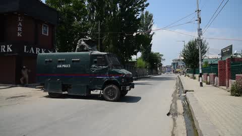 India, Kashmir, Restrictions 