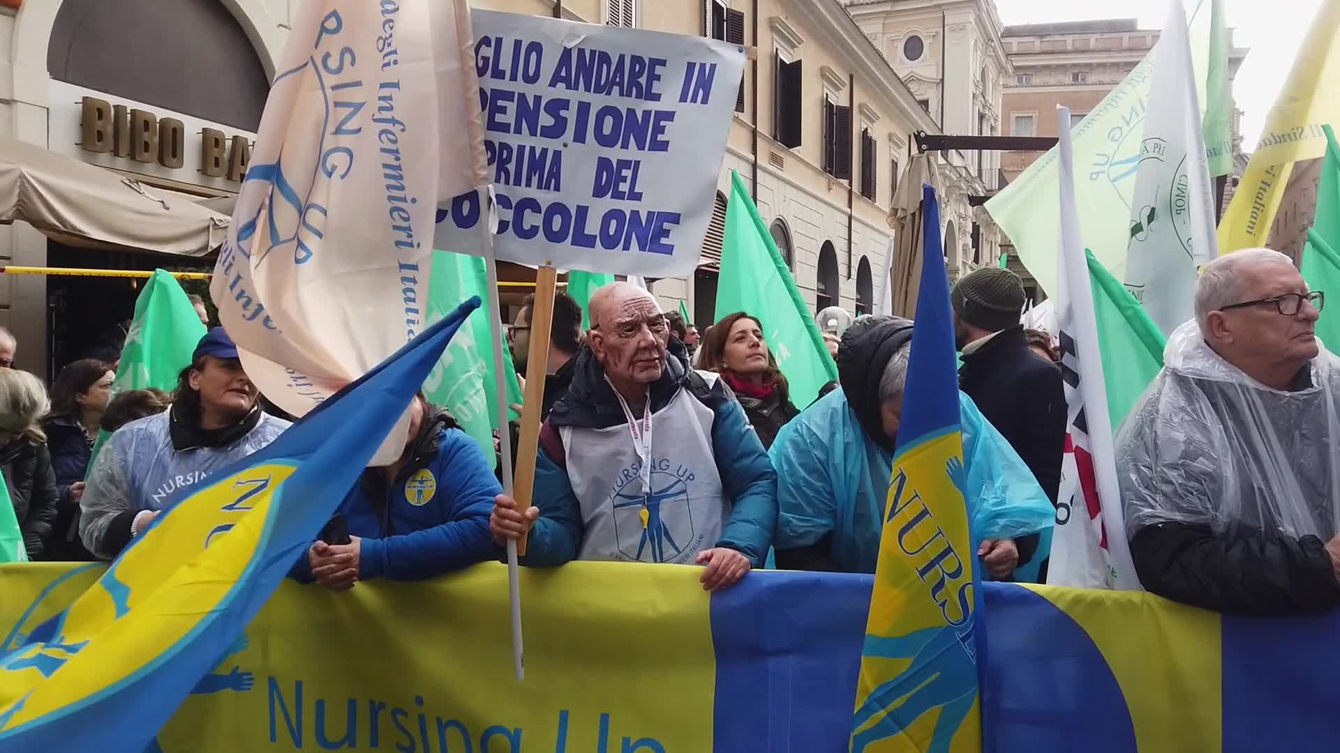 Doctors and health personnel protest against the government
