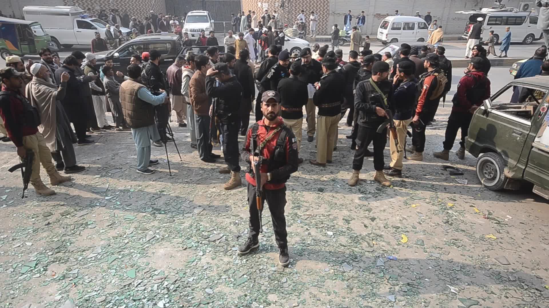 4 children among 5 injured in explosion near school in Pakistan 