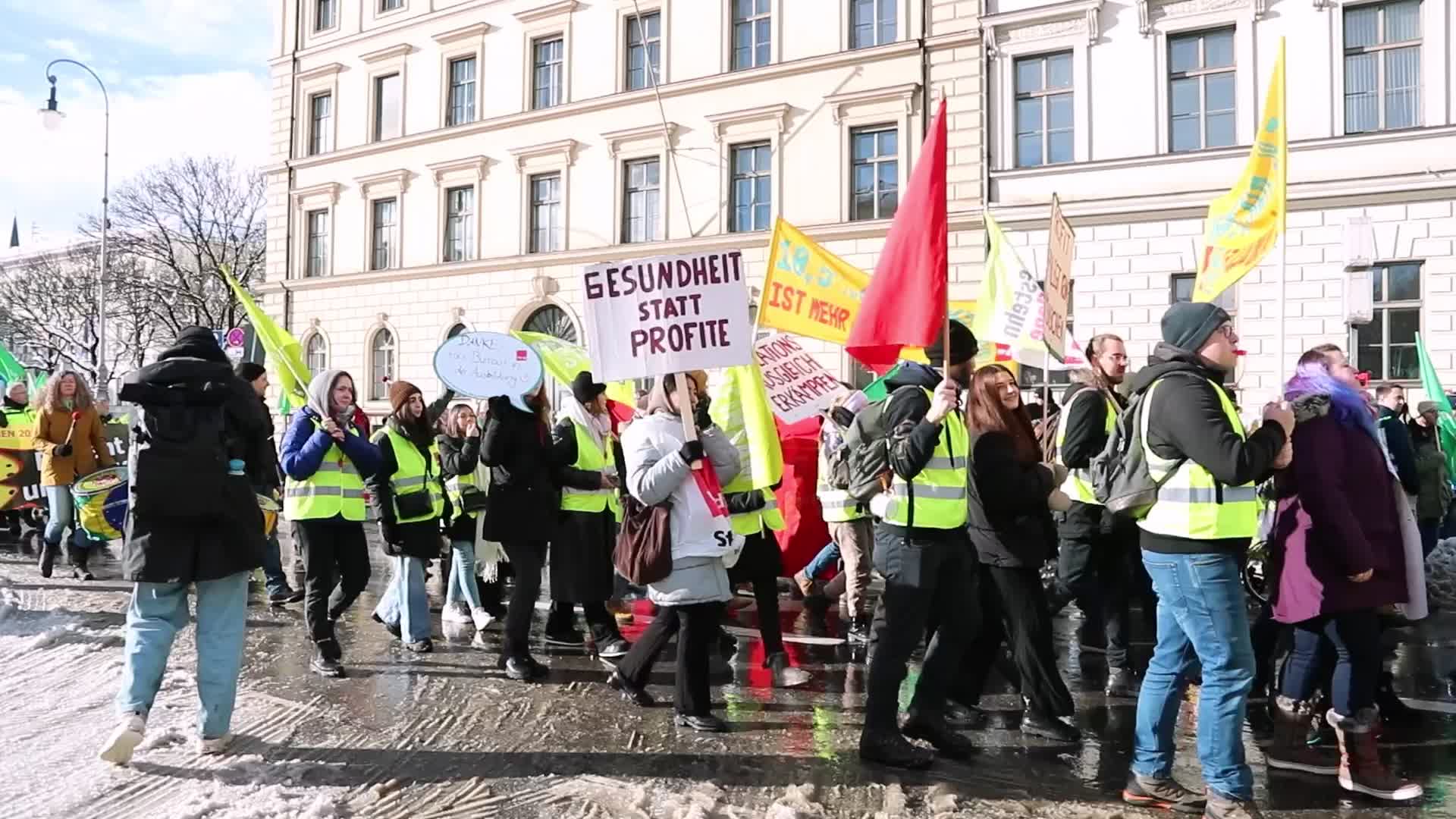Thousands join the strike of the public workers in Munich