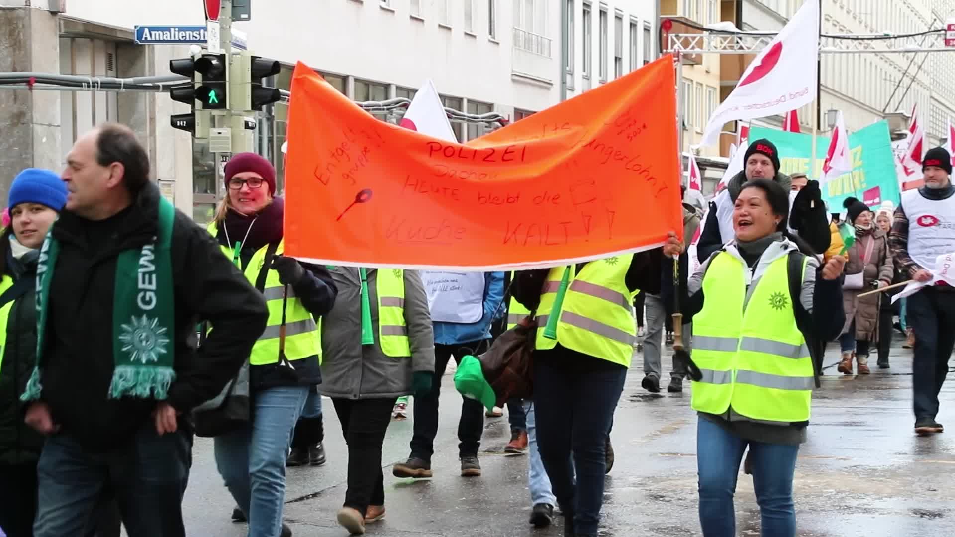 Thousands join the strike of the public workers in Munich