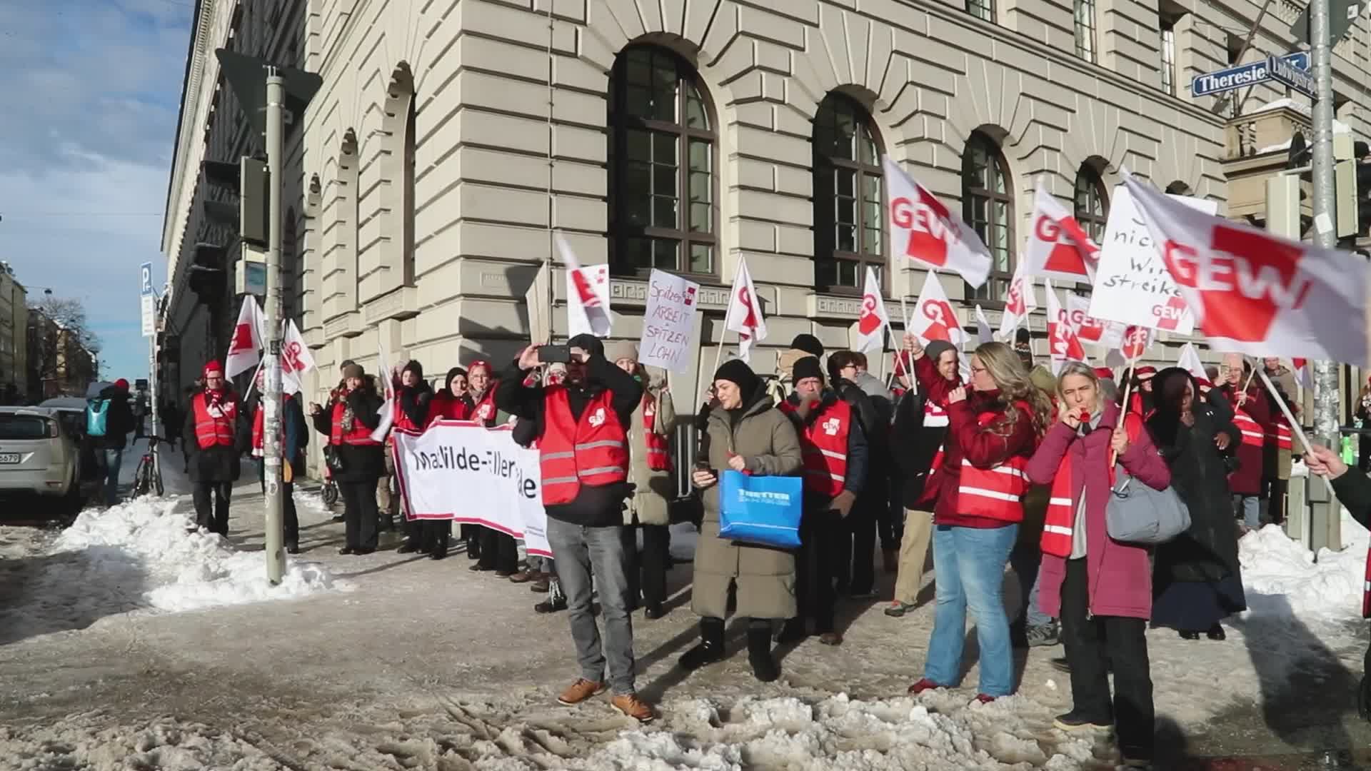 Thousands join the strike of the public workers in Munich