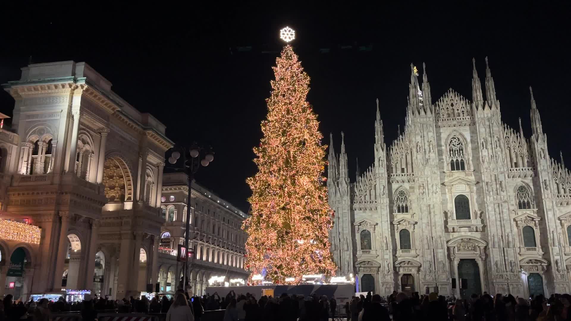 Christmas atmosphere in Milan