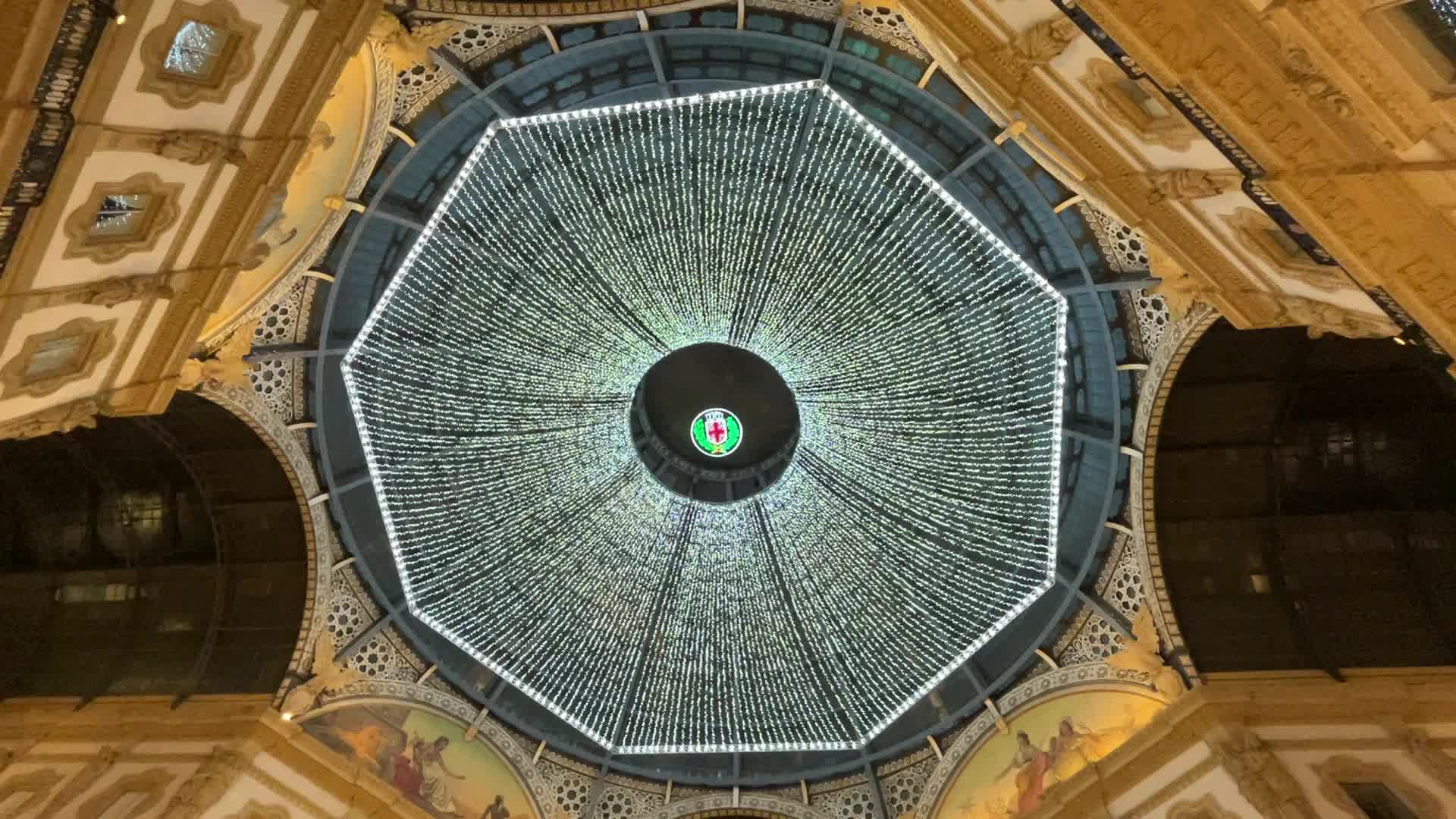 Christmas atmosphere in Milan