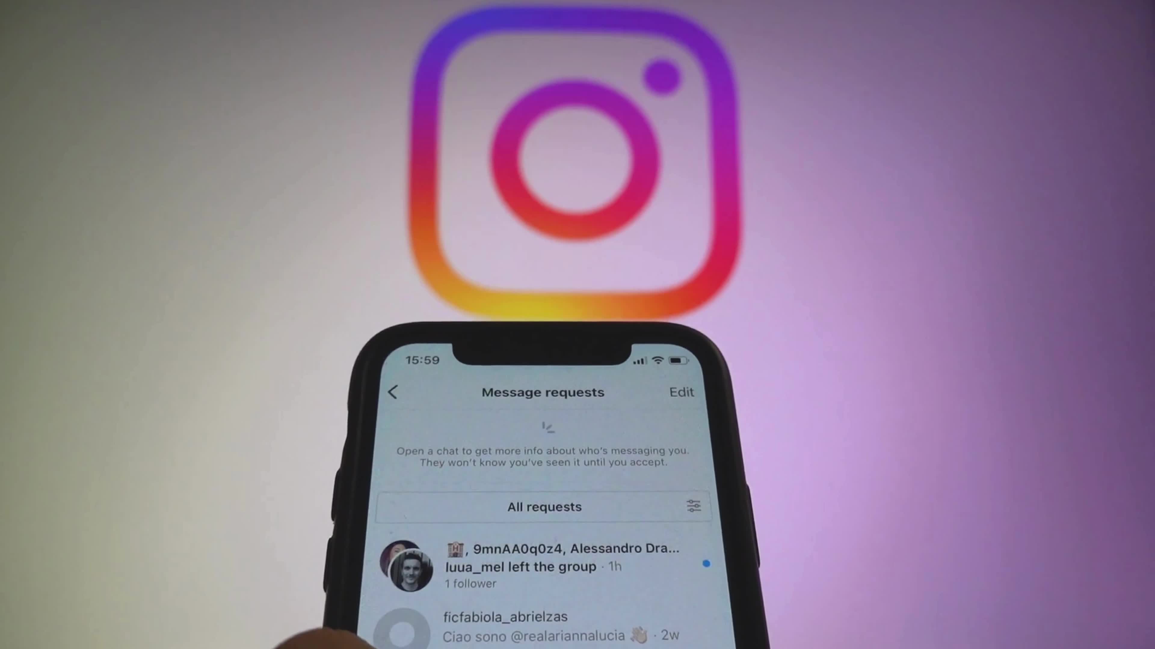 Instagram Improves Spams And Fake Profiles Detection