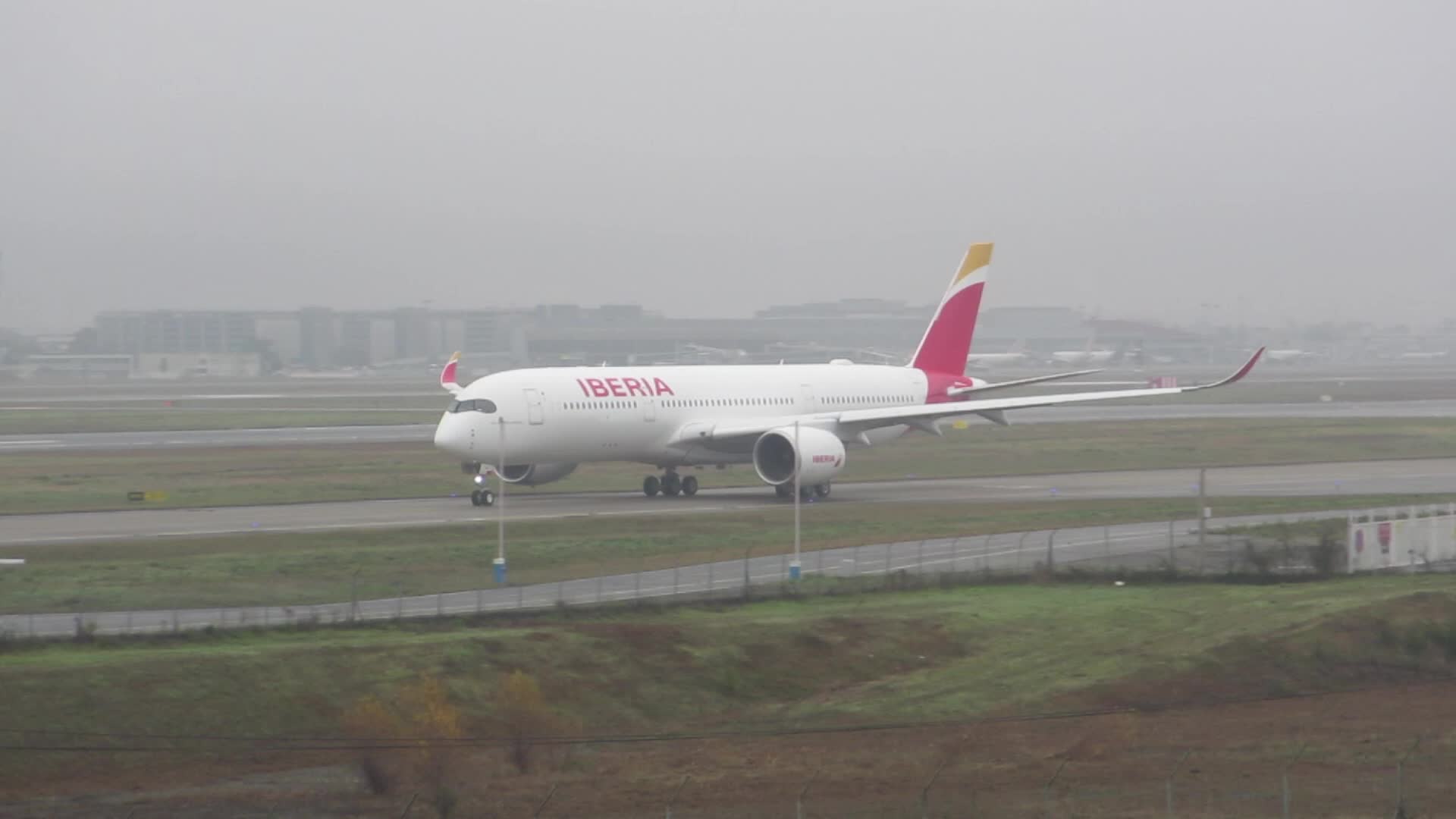 Test of the Airbus 330-941 of Iberia and Delta Air Lines in Toulouse