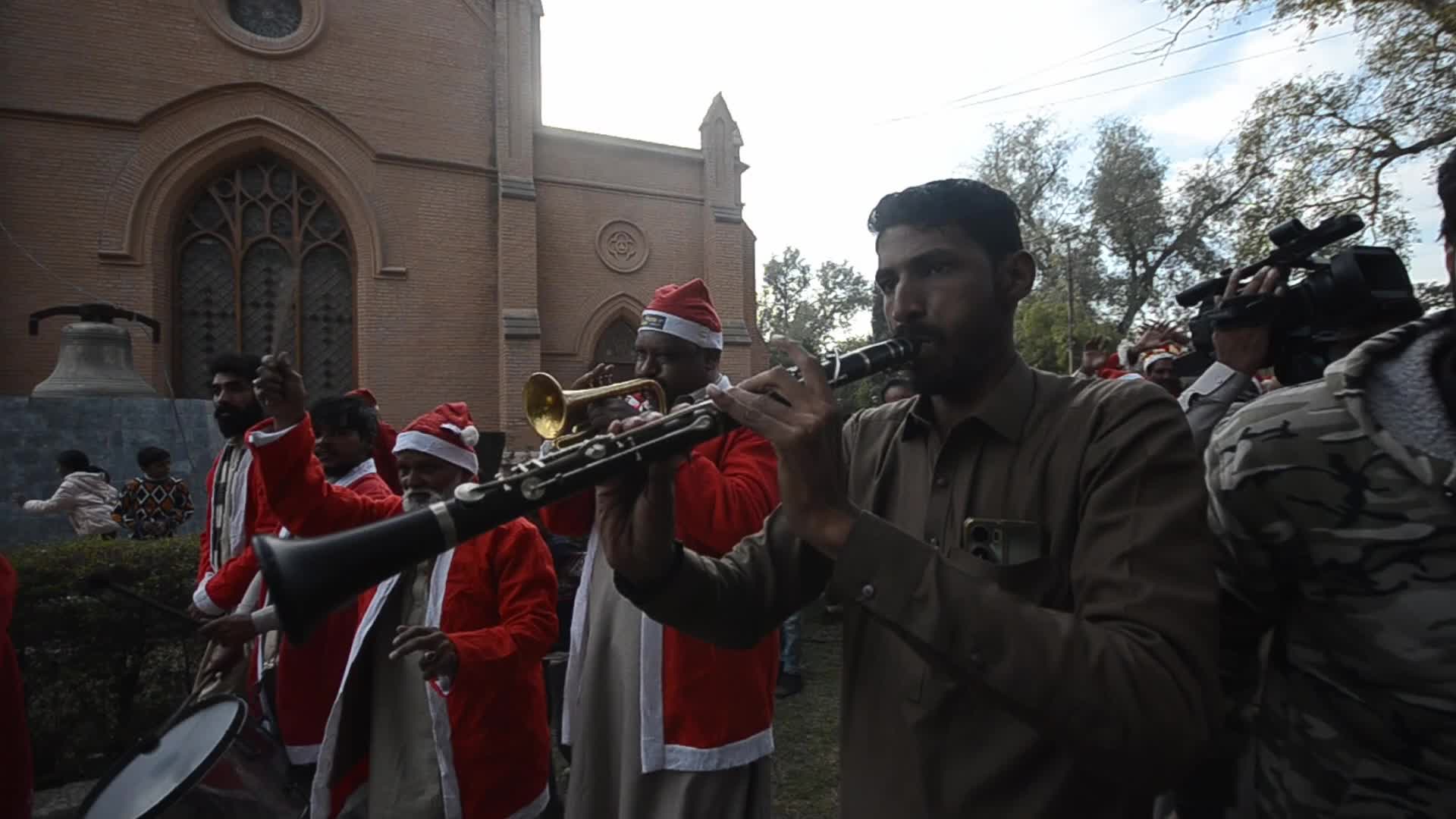Christians Santa Claus rally ahead of Christmas in Peshawar 