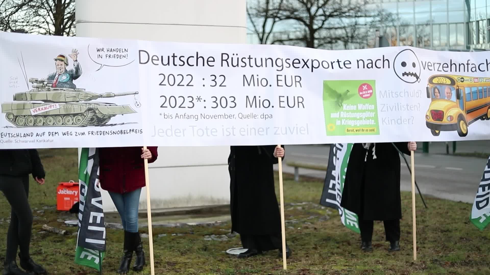 Protest against arms delivery and against Rheinmetall & MTU 