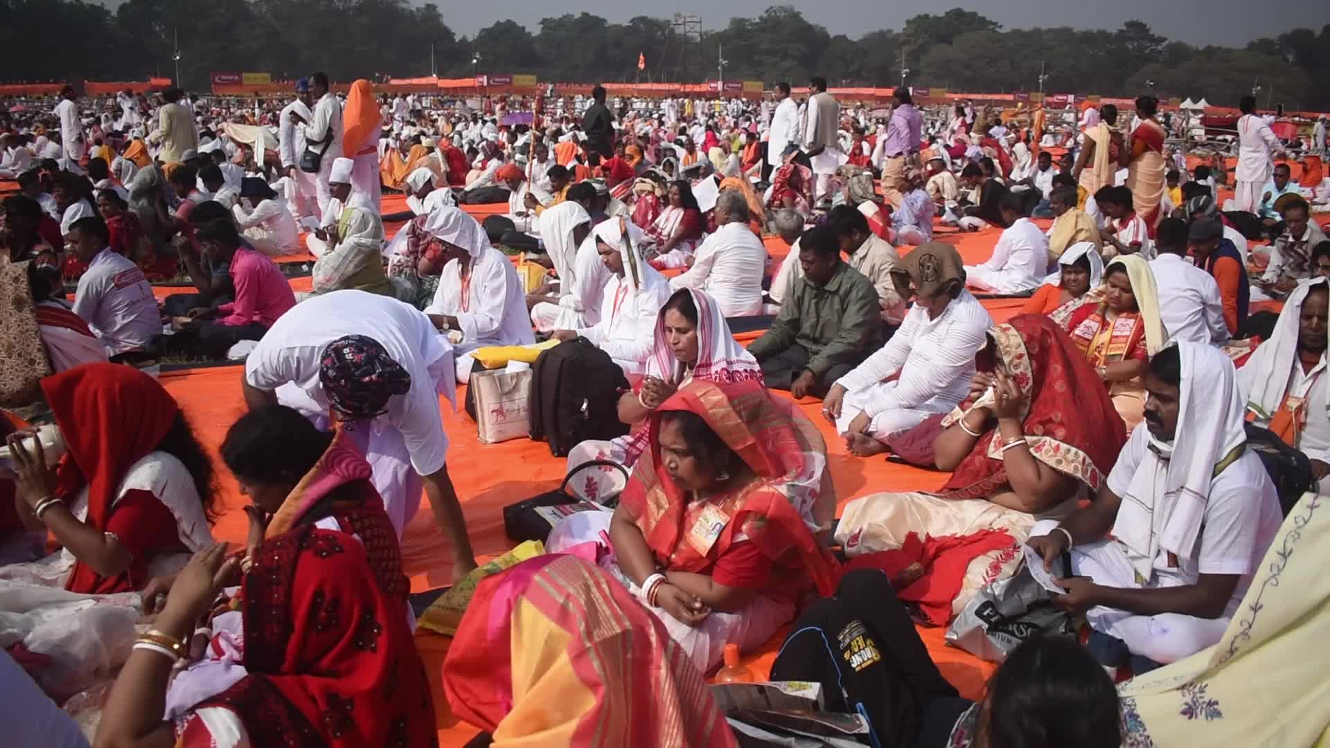 One lakh people will simultaneously chant the Bhagavad Gita in Kolkata, India
