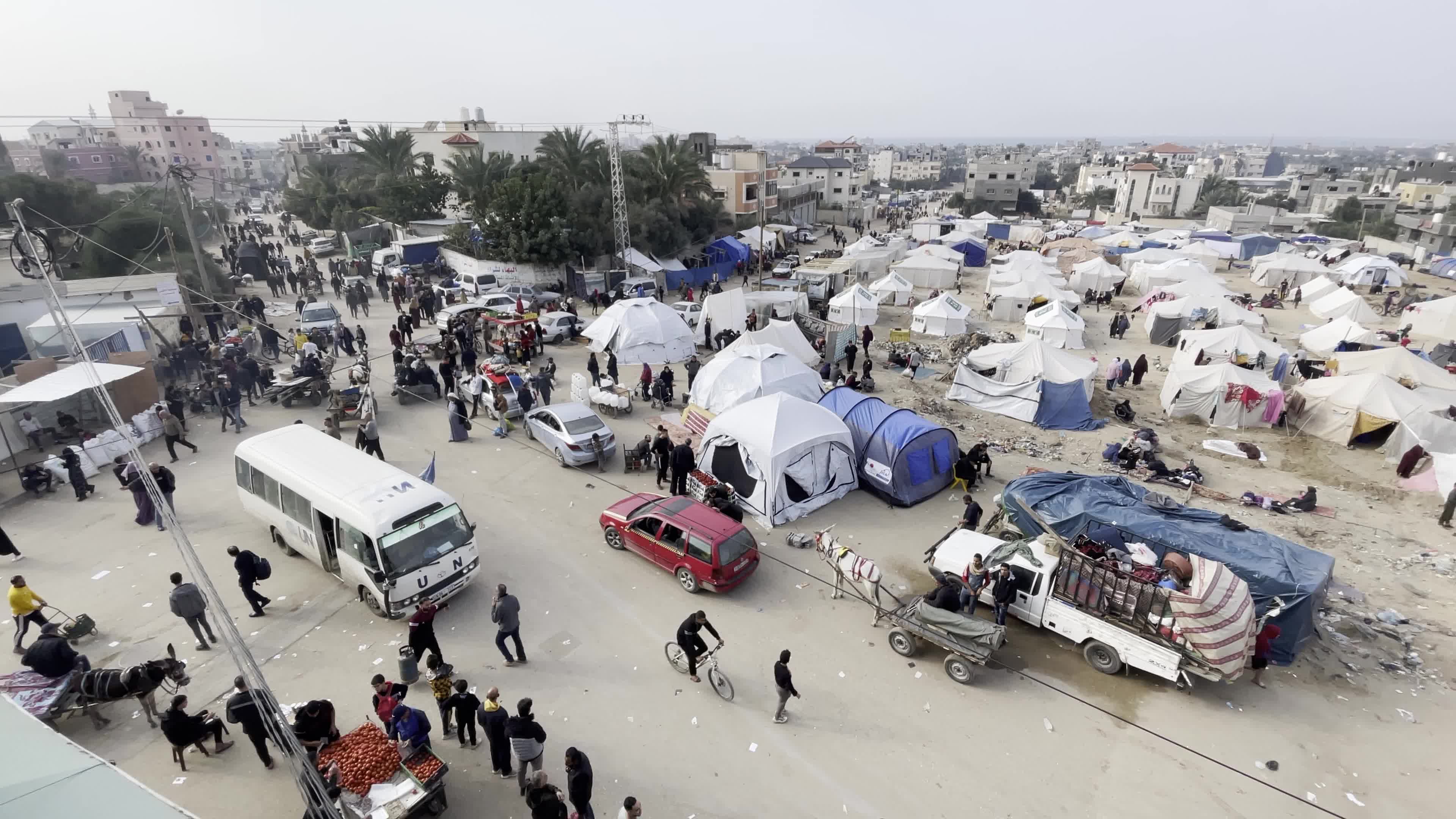 Displaced Civilians Seek Refuge in Deir Balah Amid Ongoing Israel-Hamas Clashes