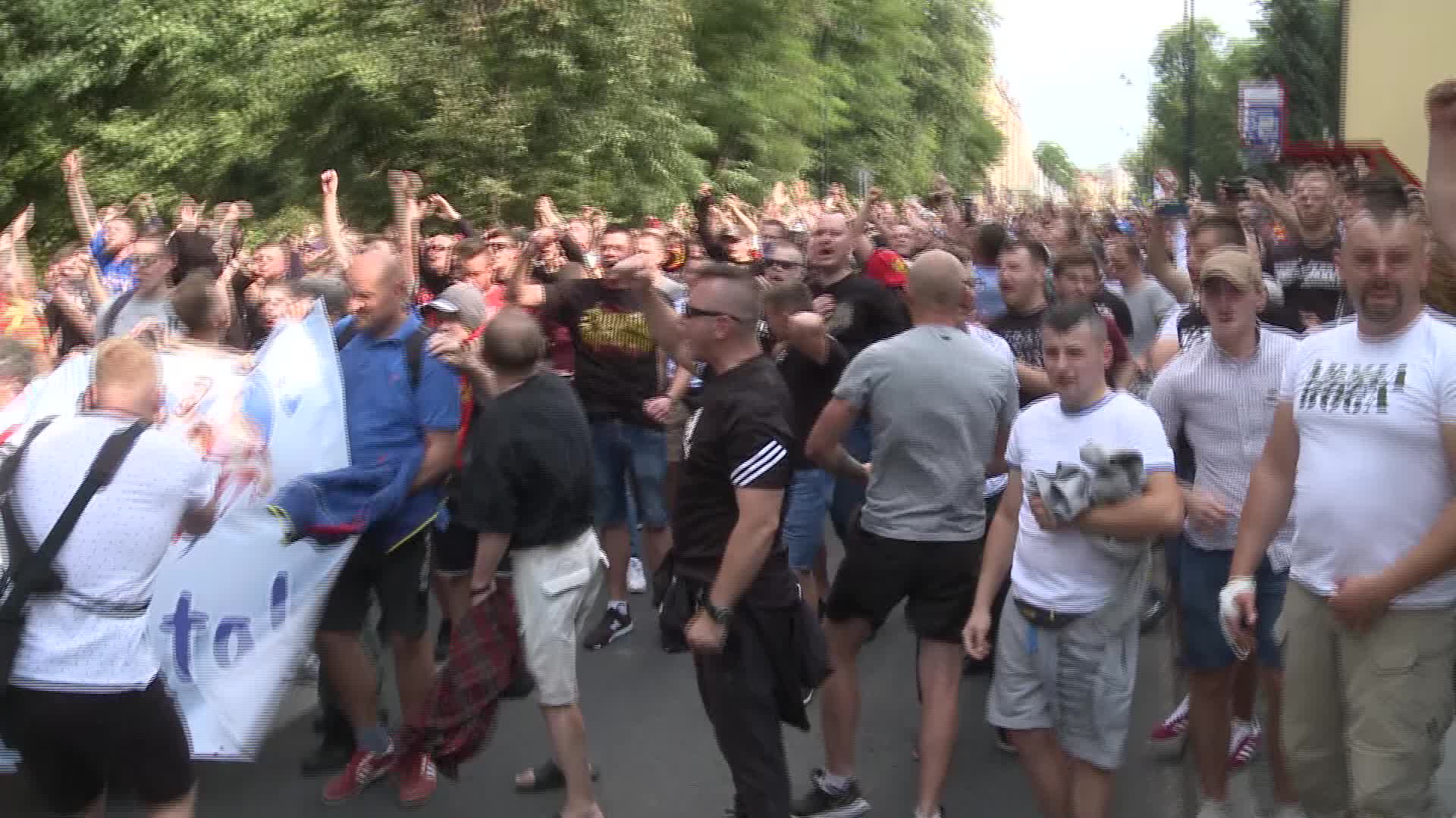 Right wing counter-protest at Bialystok's first LGBT march
