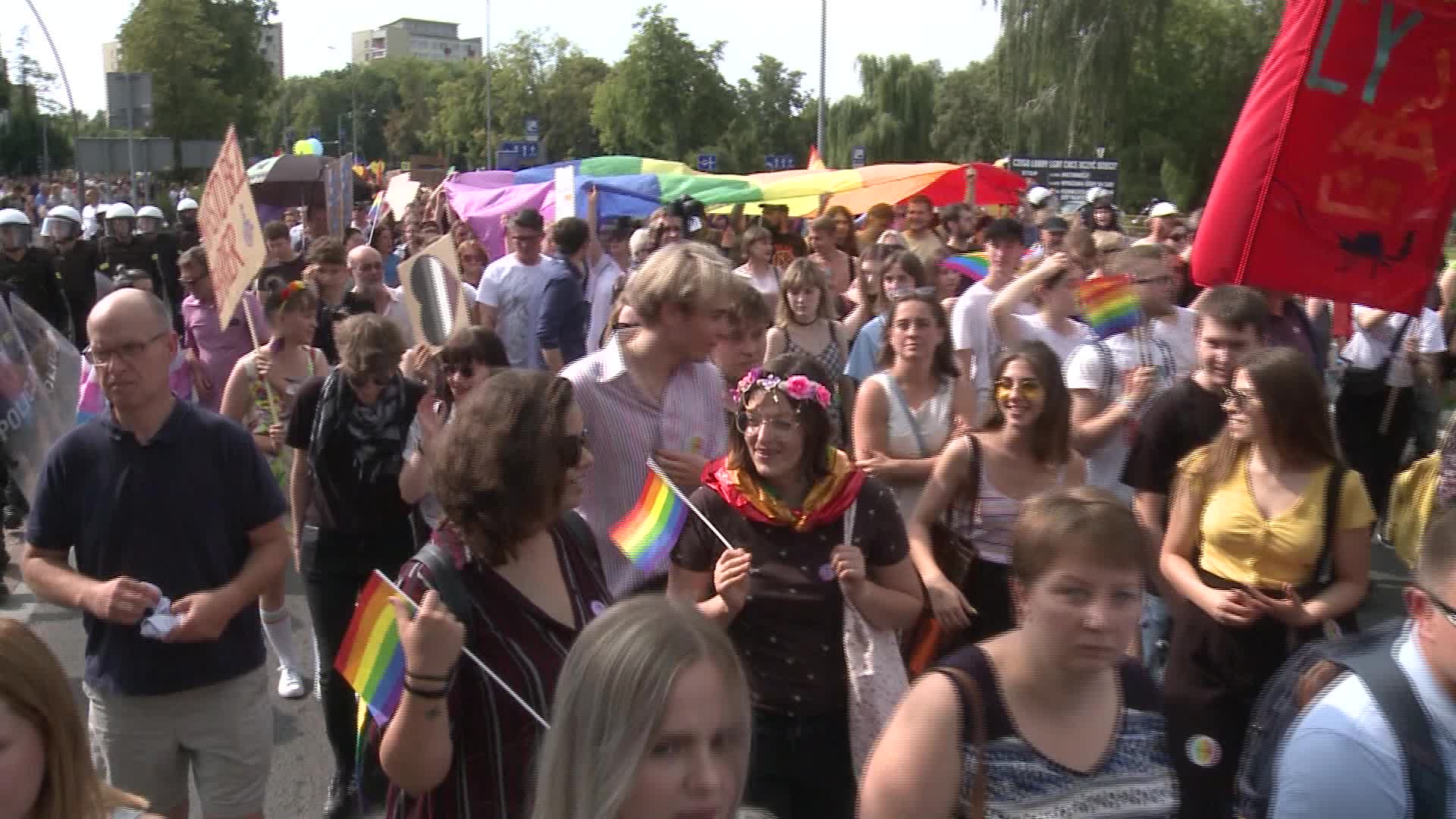 Right wing counter-protest at Bialystok's first LGBT march