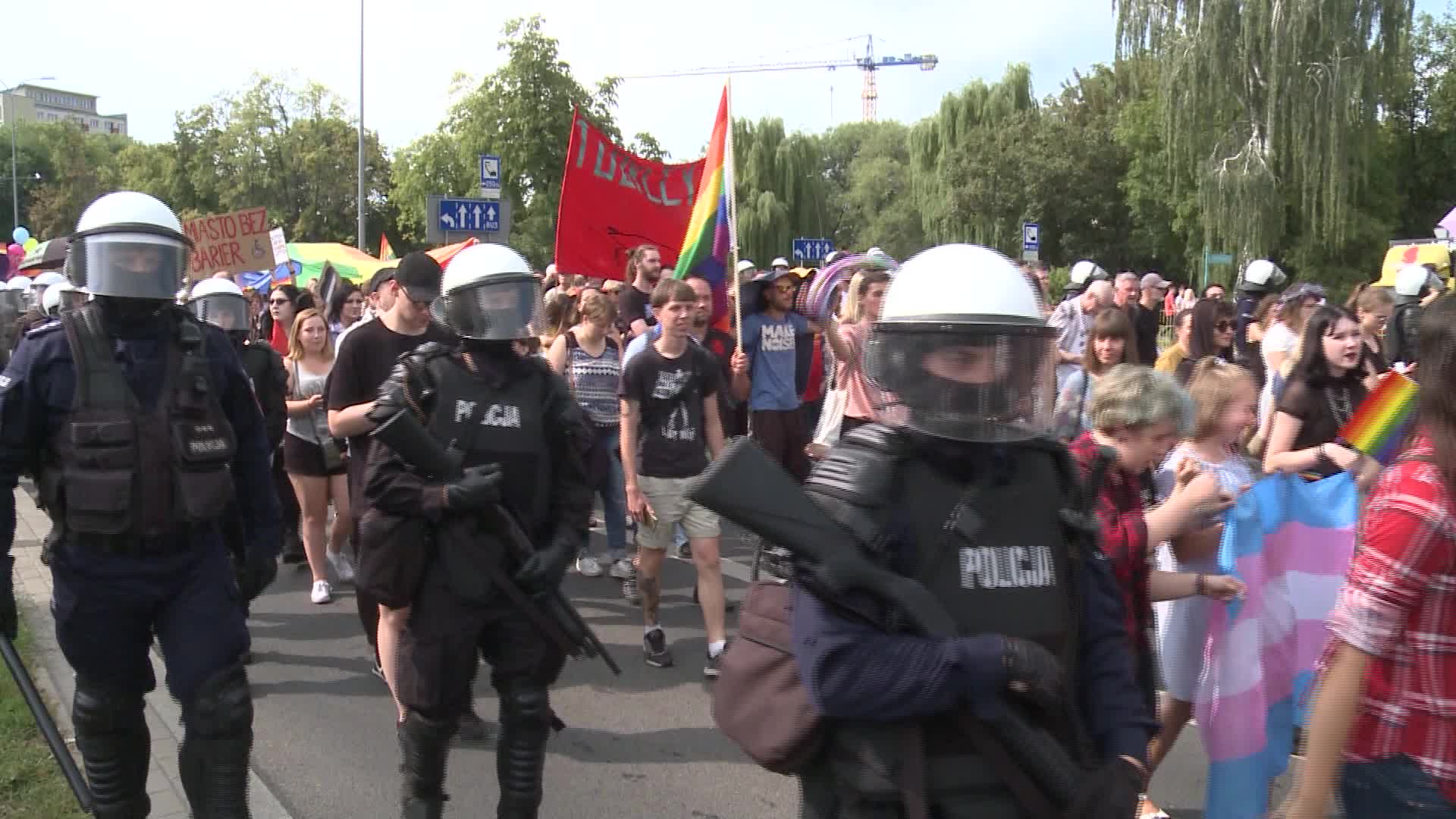 Right wing counter-protest at Bialystok's first LGBT march