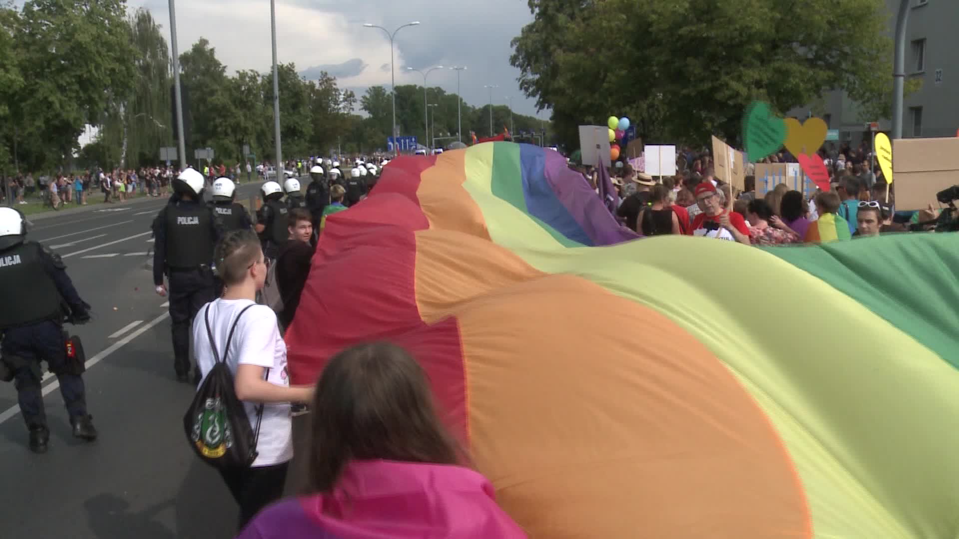 Right wing counter-protest at Bialystok's first LGBT march