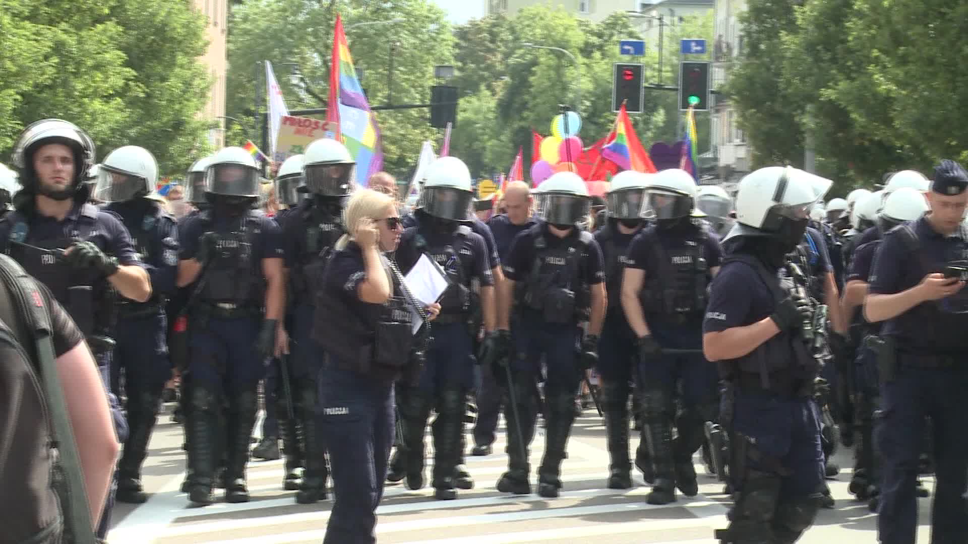 Right wing counter-protest at Bialystok's first LGBT march