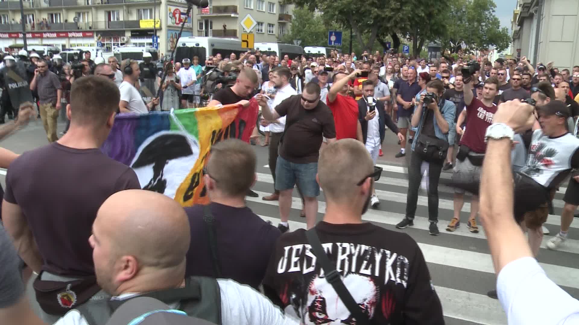 Right wing counter-protest at Bialystok's first LGBT march