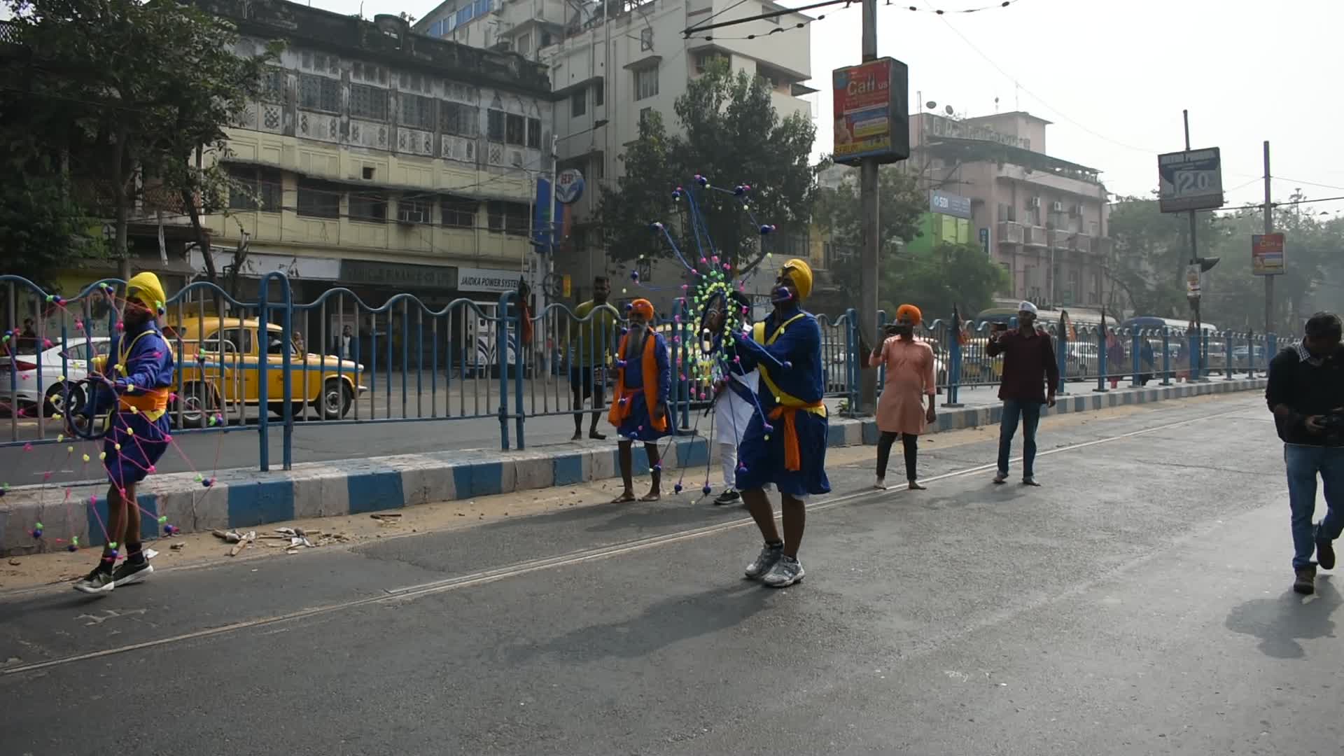 Sikh community of Kolkata celebrates birthday of Guru Gobind Singh.