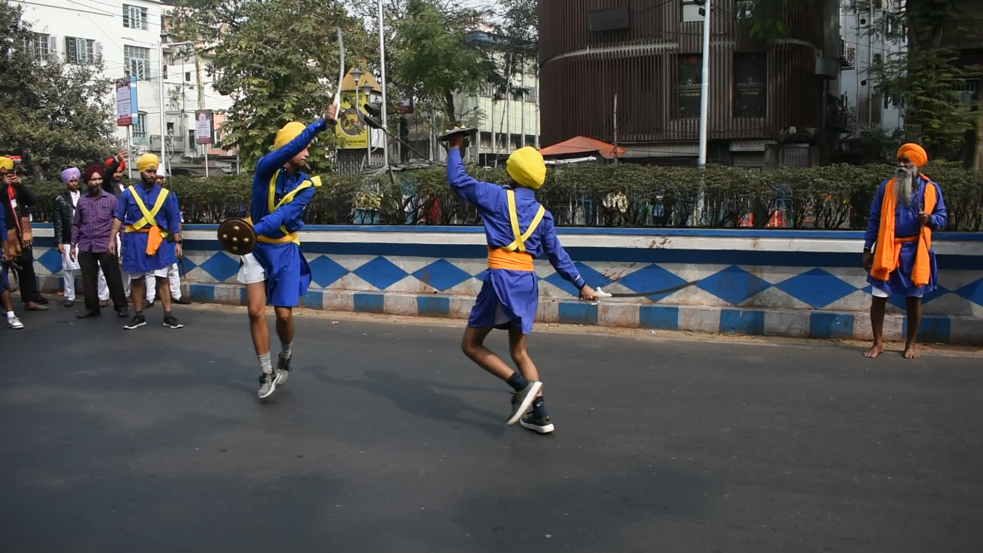 Sikh community of Kolkata celebrates birthday of Guru Gobind Singh.