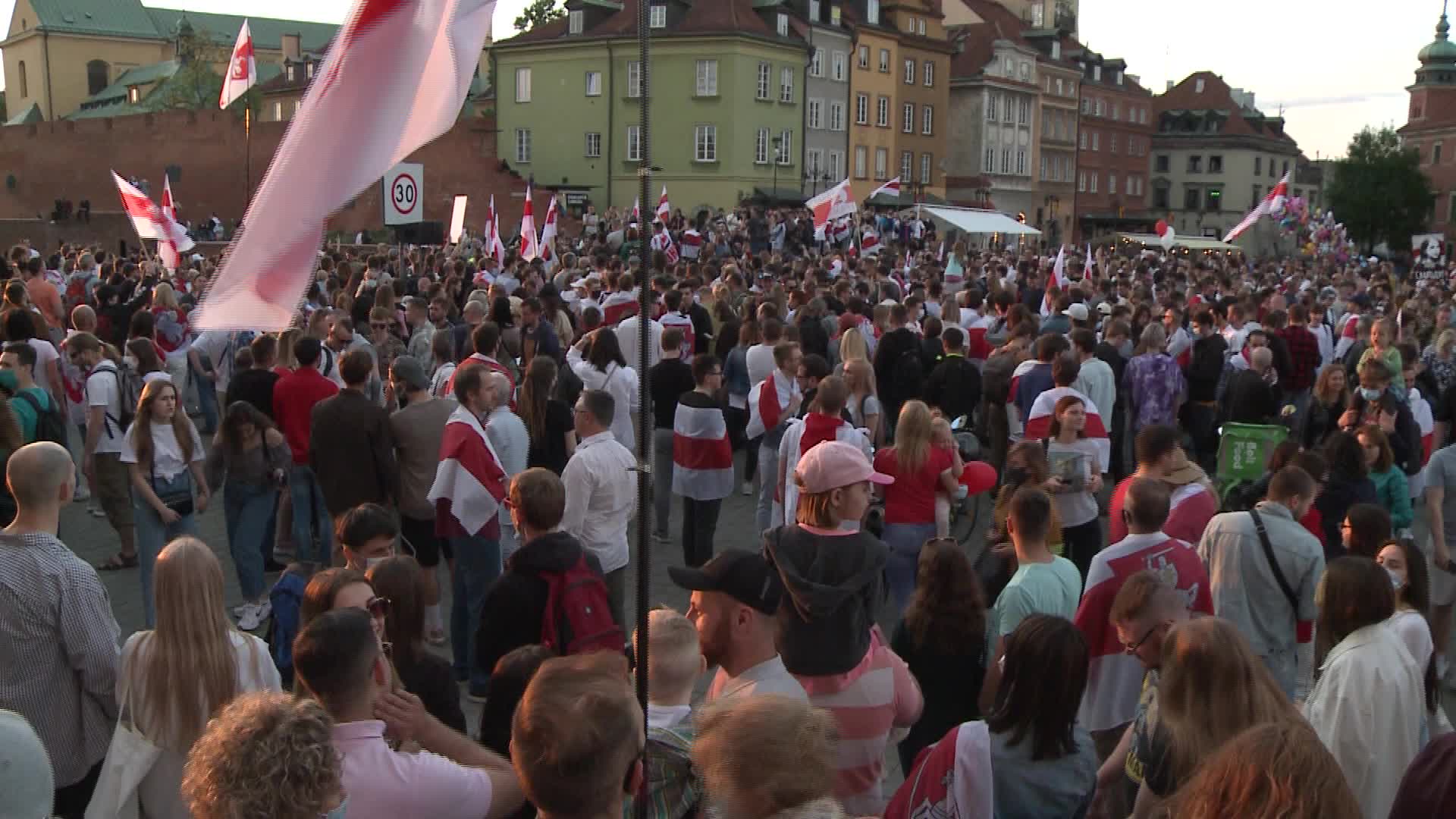 Belarusian opposition leader addresses supporters in Warsaw