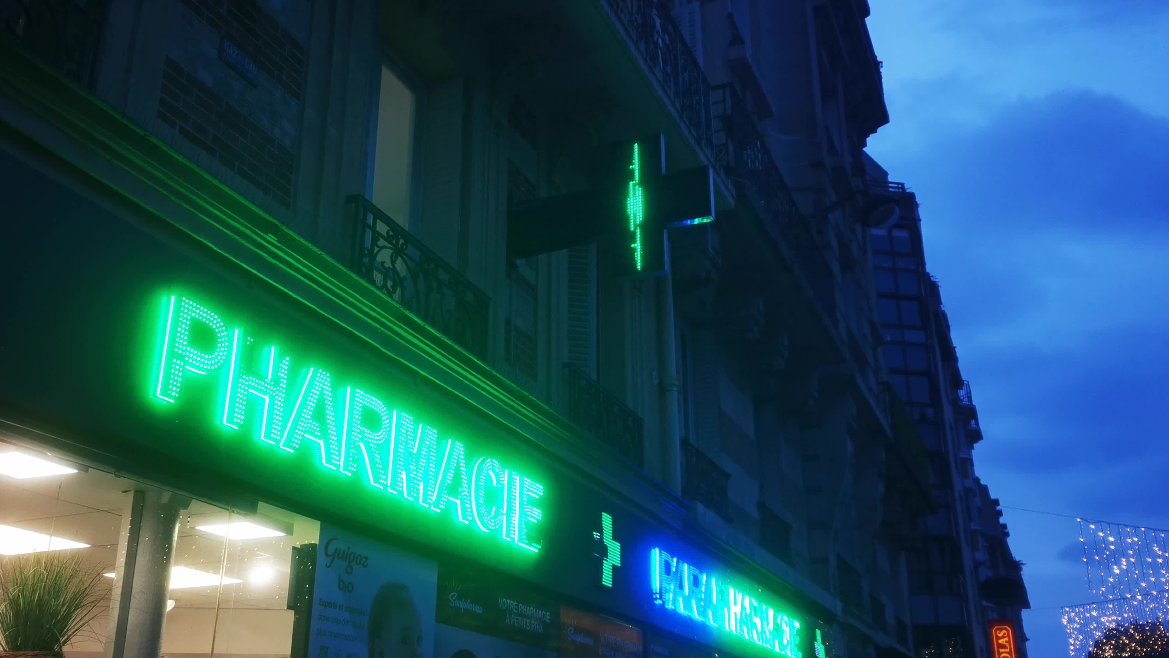Second day of cold weather in Paris