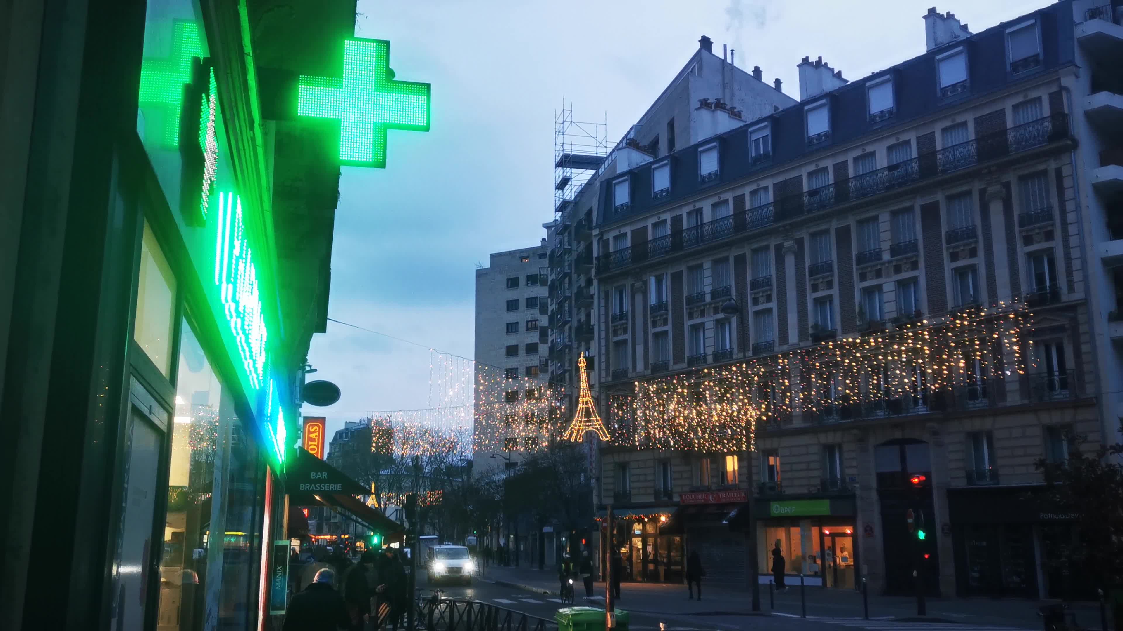 Second day of cold weather in Paris