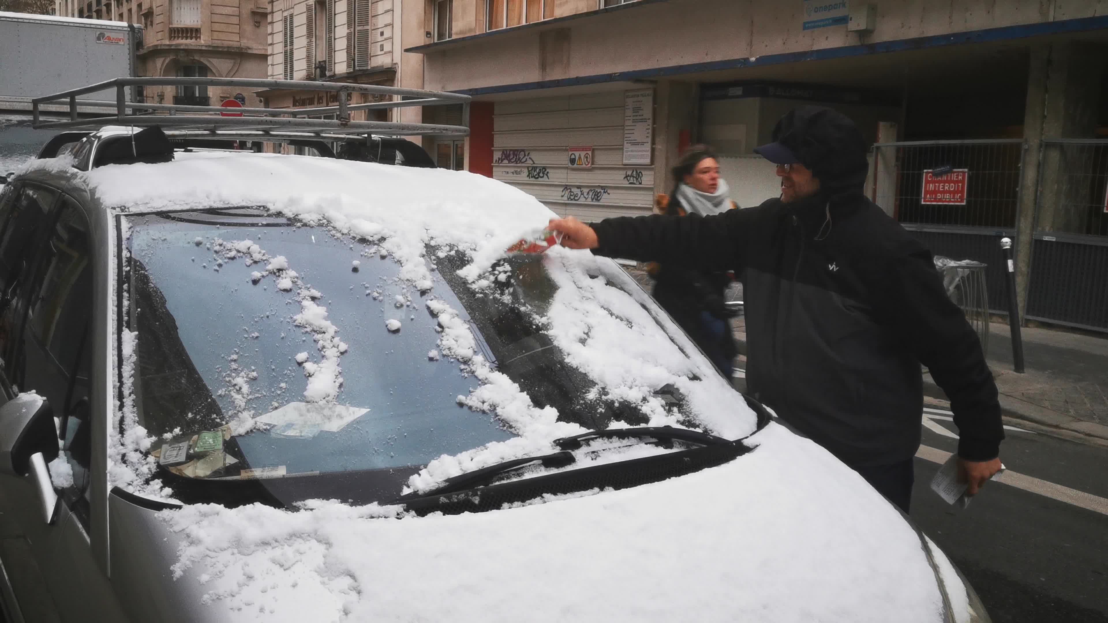 Second day of cold weather in Paris