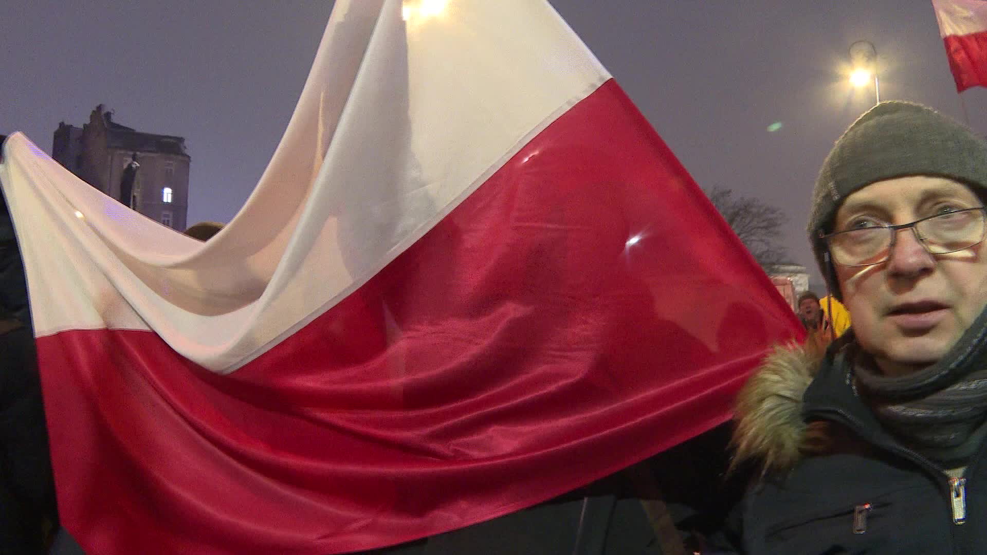 Mass protest outside parliament building in Warsaw amid Poland's change of power