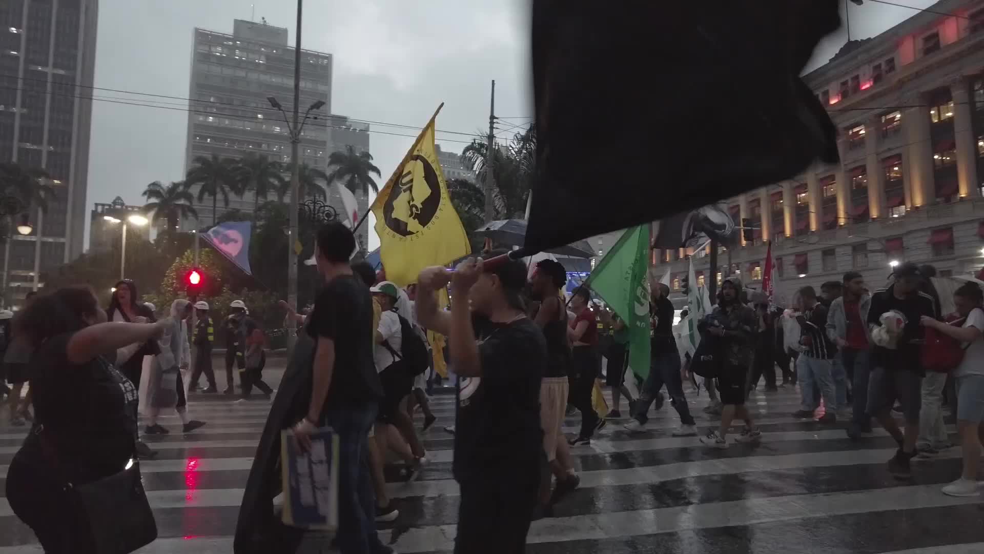 Members of the Passe Livre Movement demand free public transport