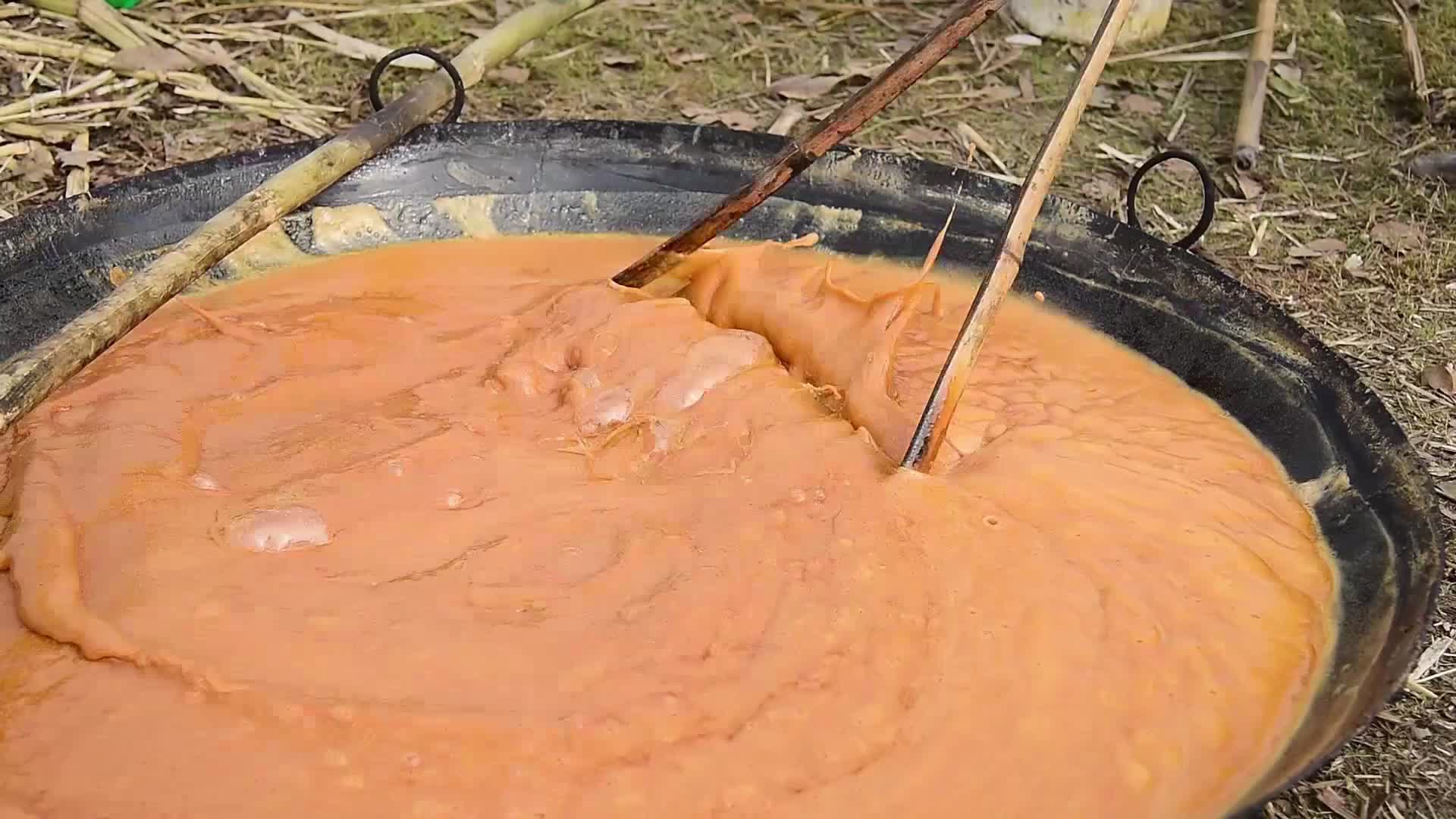 Process of making Jaggery from Sugarcane in India 