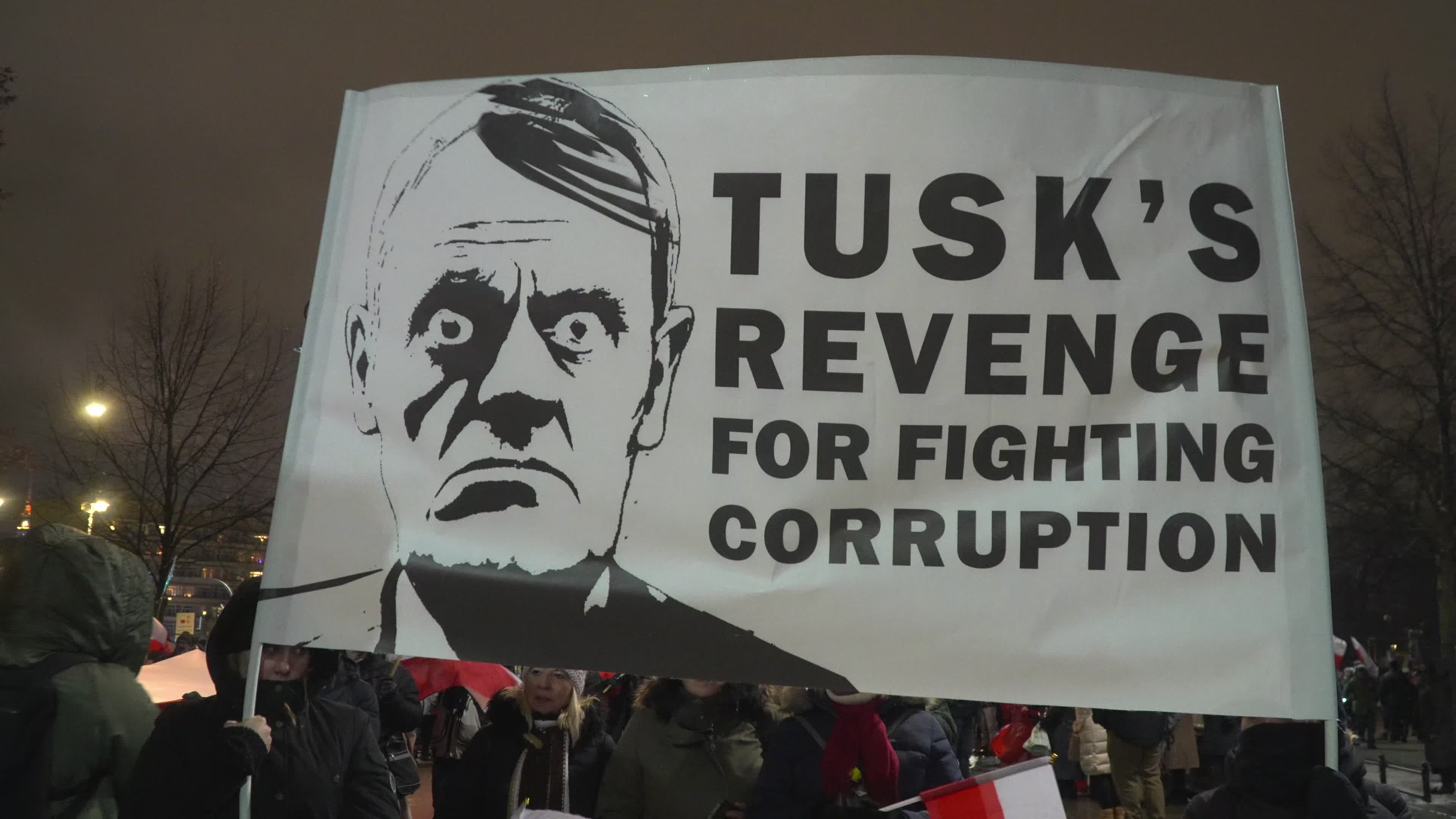 Tens of thousands march in protest of imprisoned politicians in Warsaw