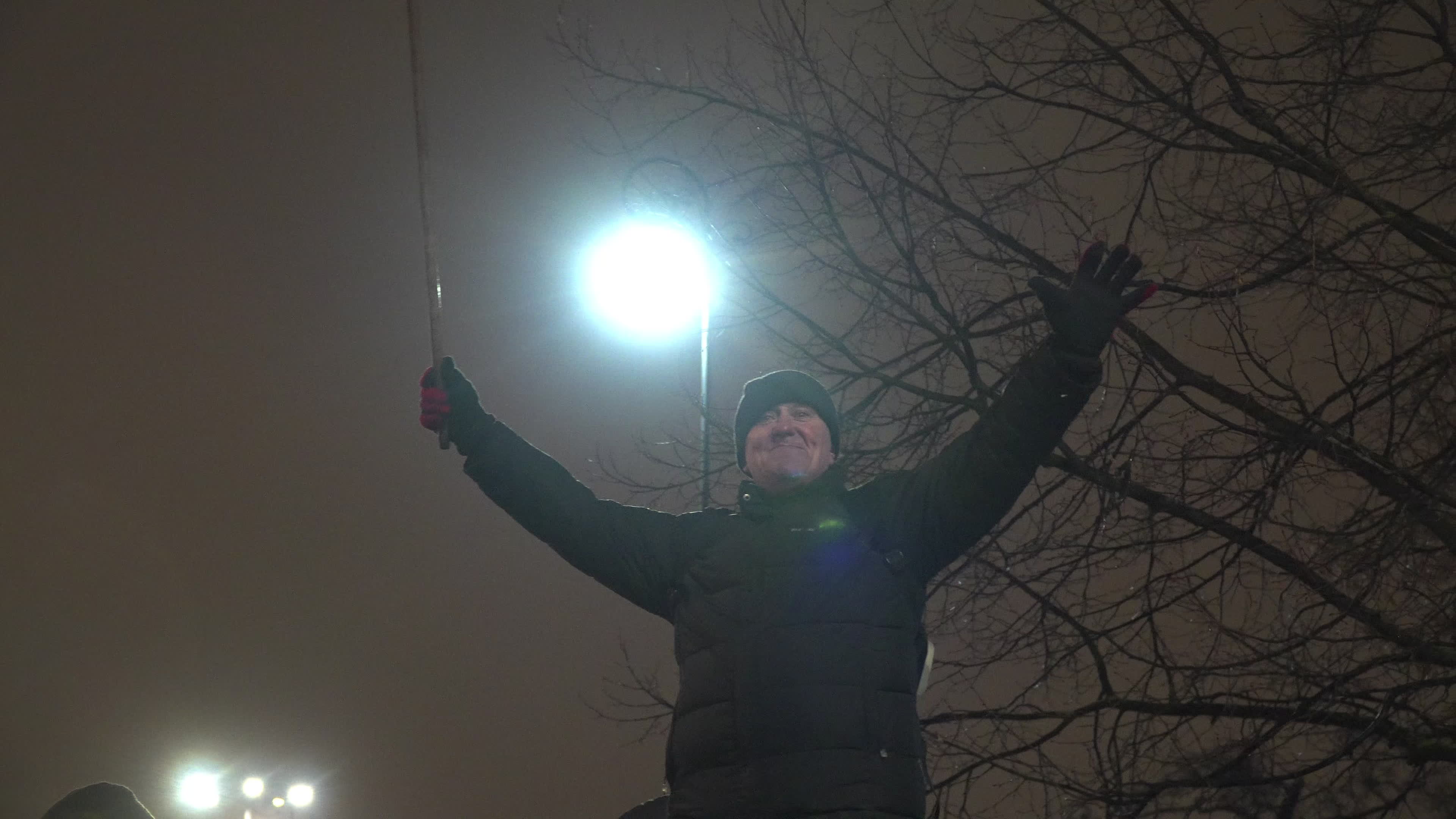 Tens of thousands march in protest of imprisoned politicians in Warsaw
