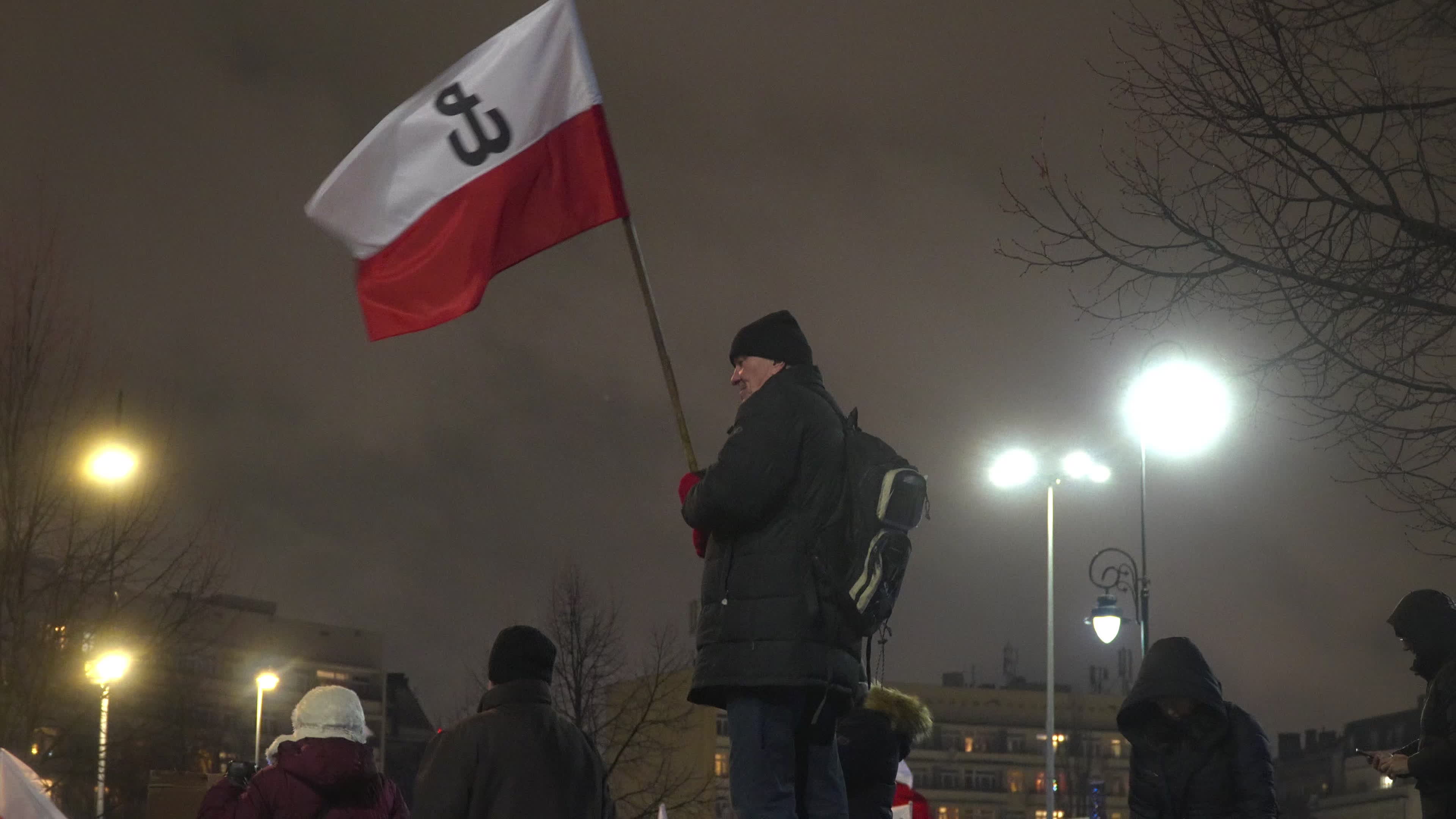Tens of thousands march in protest of imprisoned politicians in Warsaw