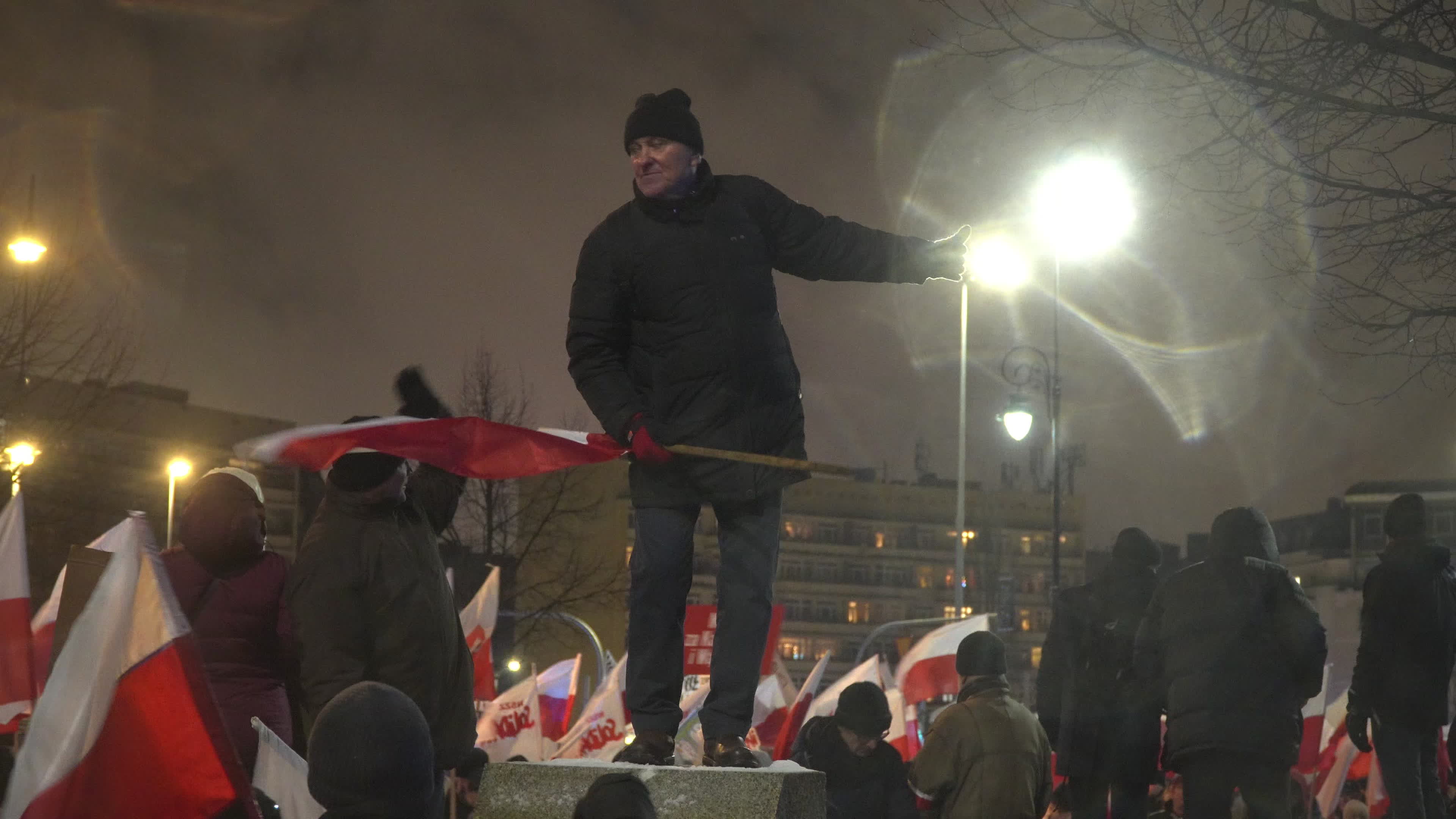 Tens of thousands march in protest of imprisoned politicians in Warsaw