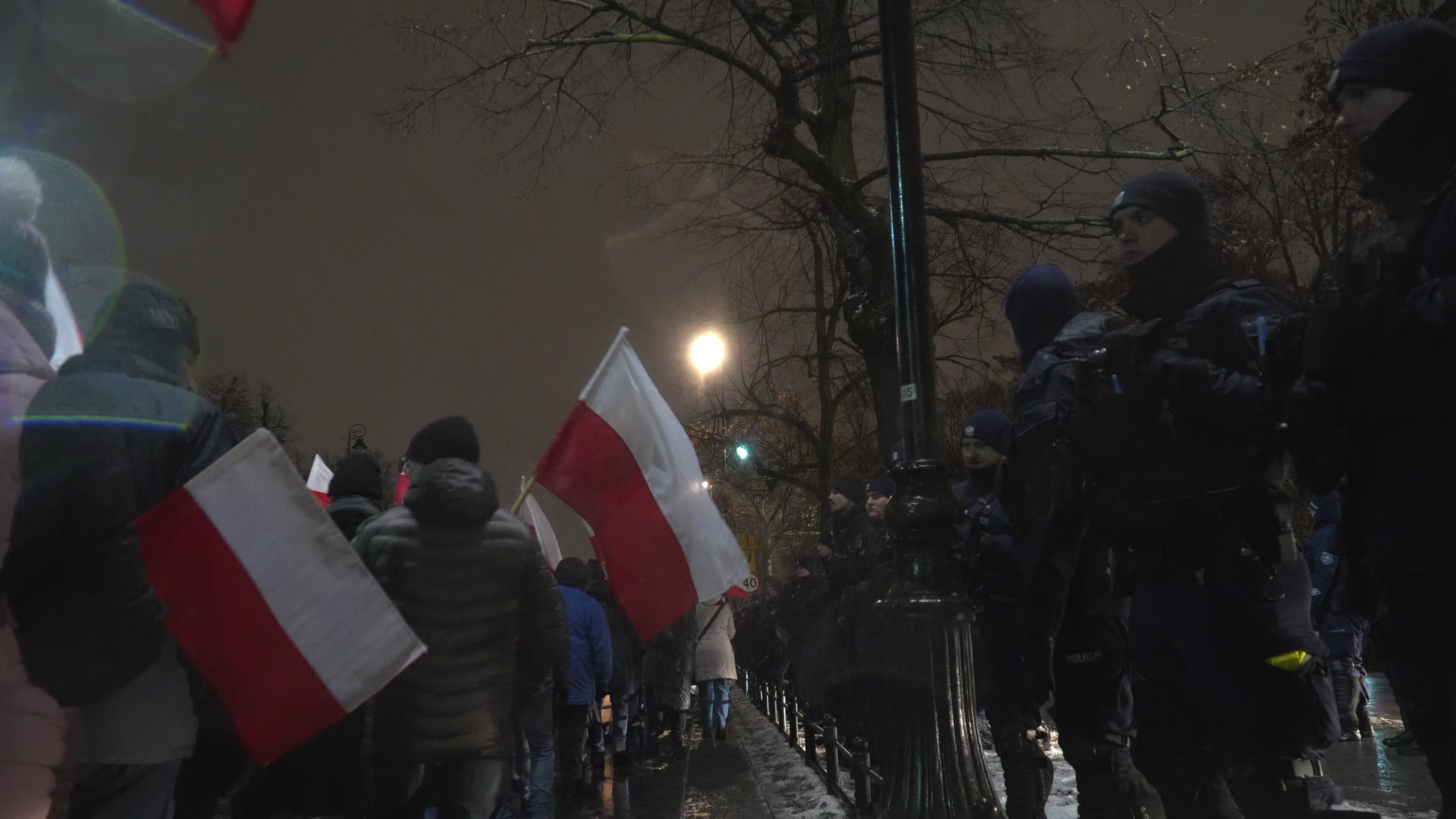 Tens of thousands march in protest of imprisoned politicians in Warsaw