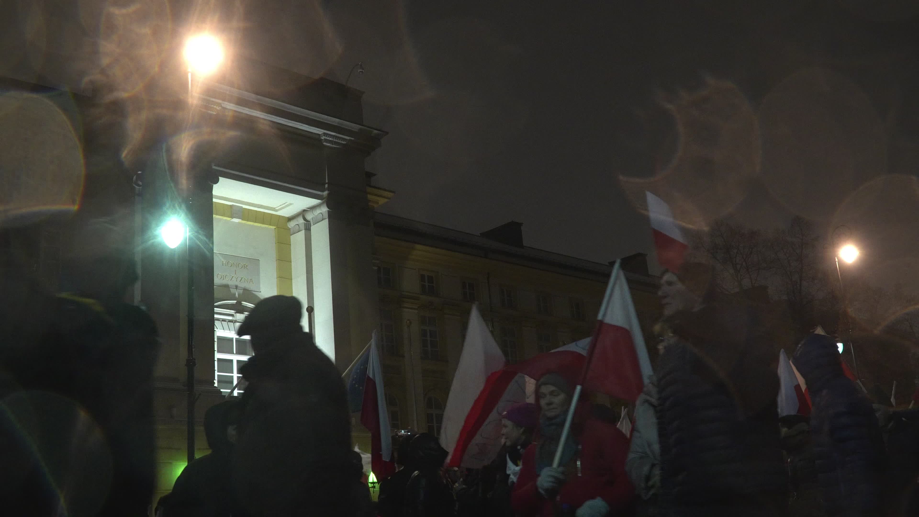 Tens of thousands march in protest of imprisoned politicians in Warsaw