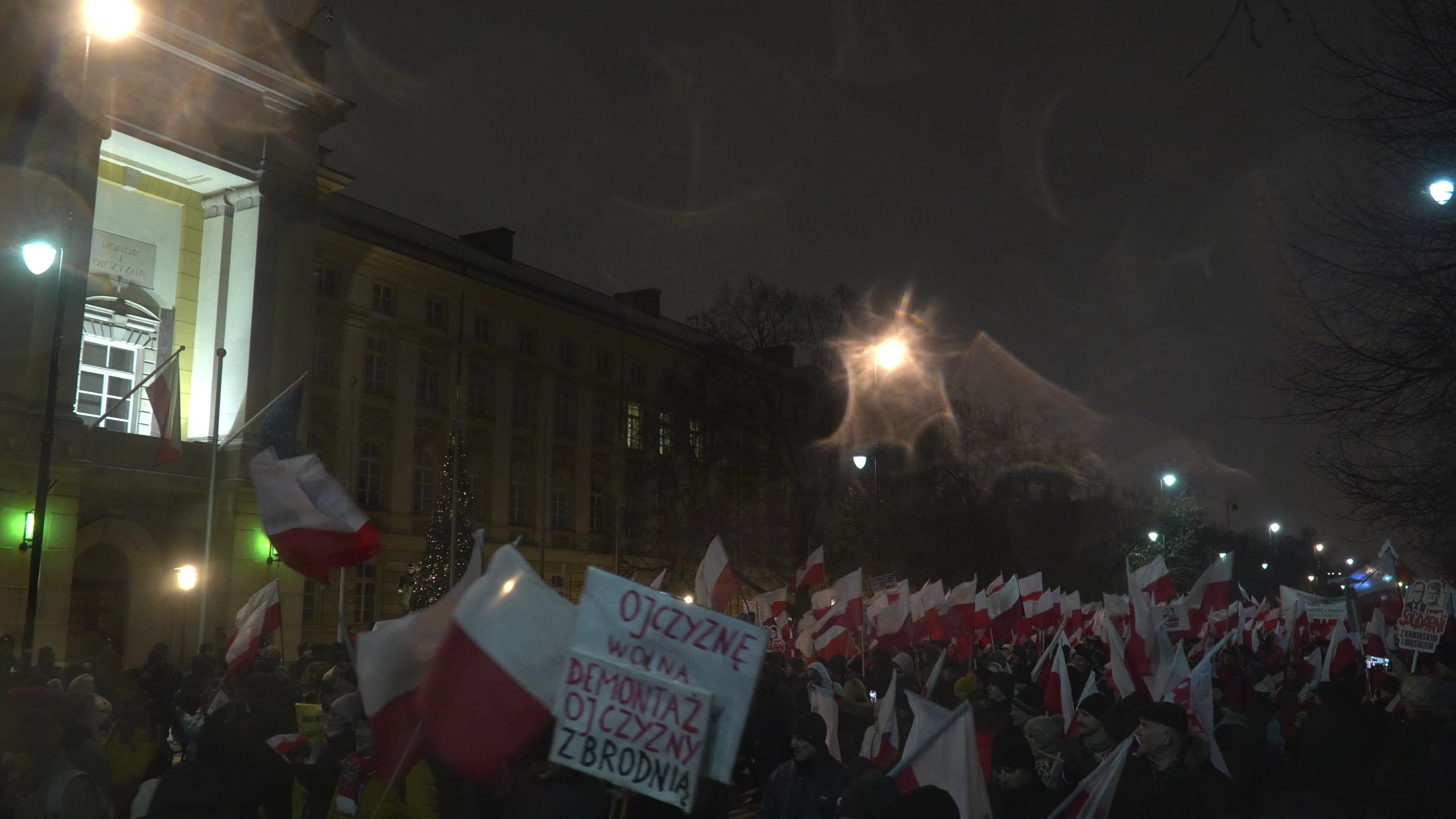 Tens of thousands march in protest of imprisoned politicians in Warsaw